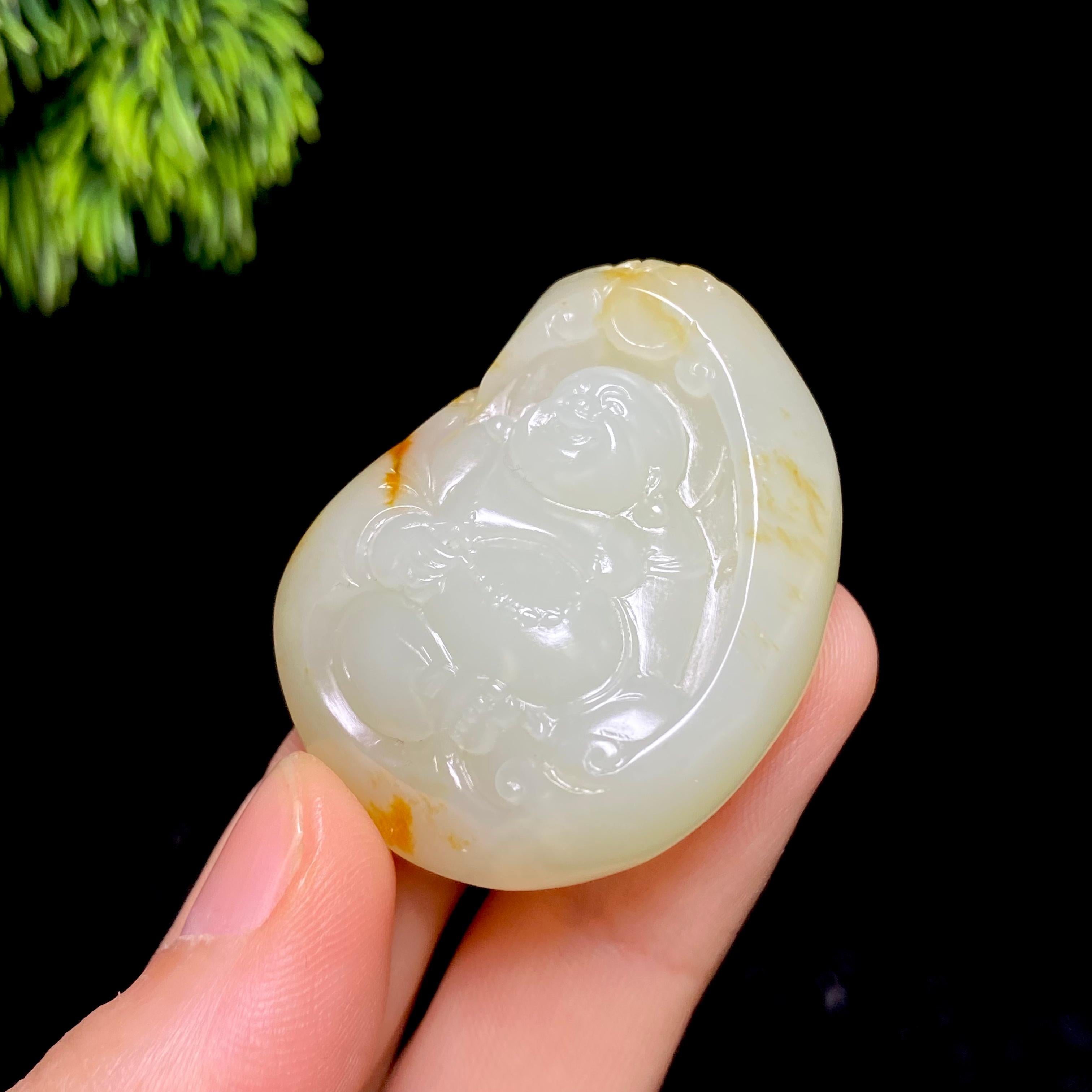 和田玉籽料佛公（32.4g）