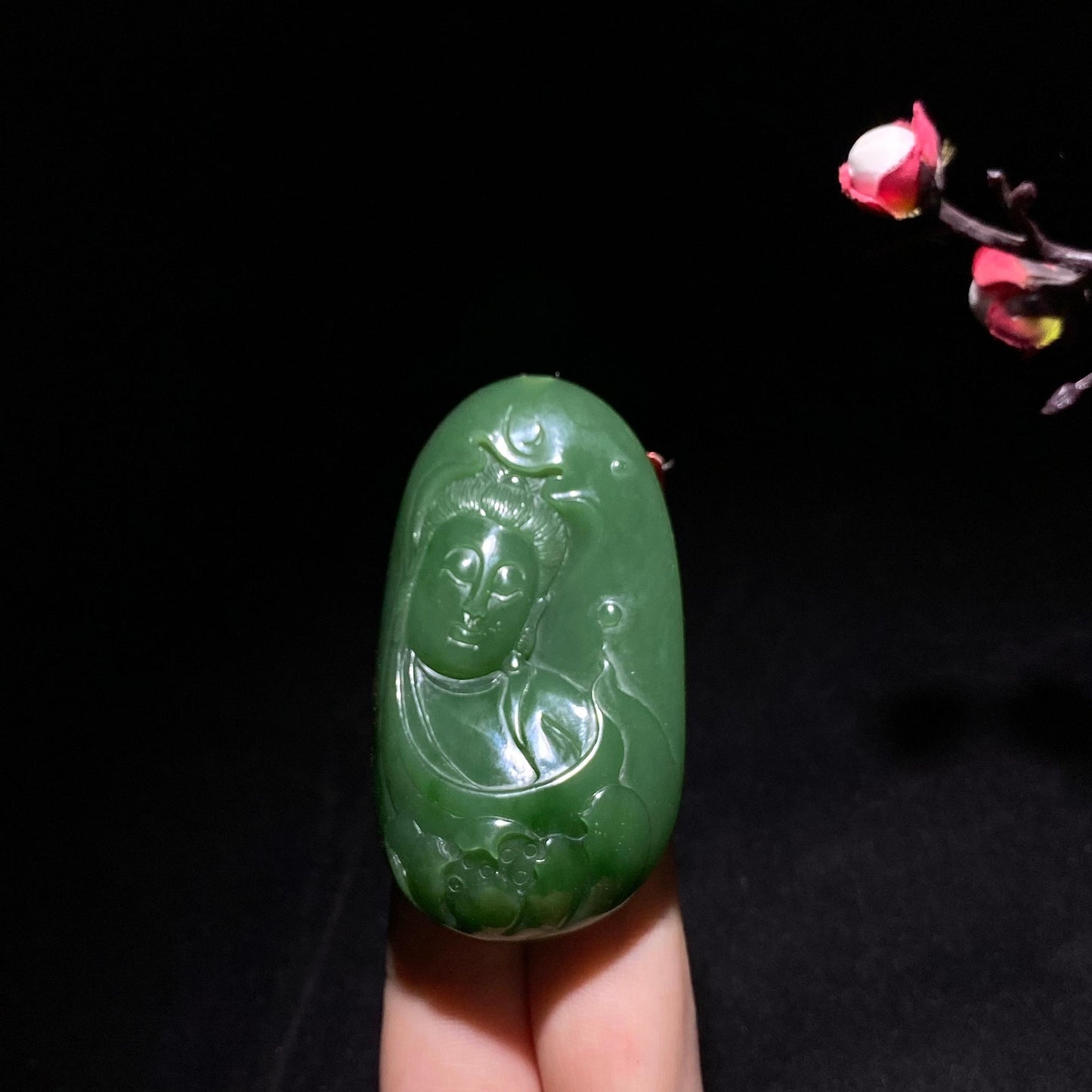 和田山料碧玉粉绿观音挂件（58.0g）