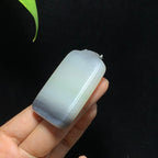 和田山料紫罗兰带翠无事牌（57.8g）