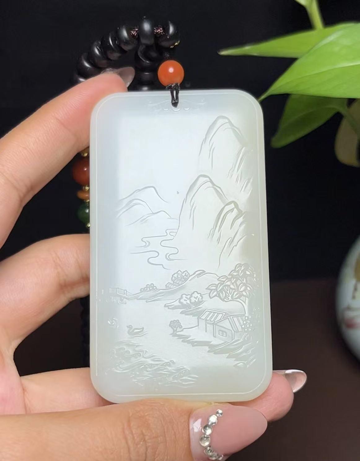 新疆和田玉且末料羊脂玉大势至菩萨（121.0g）