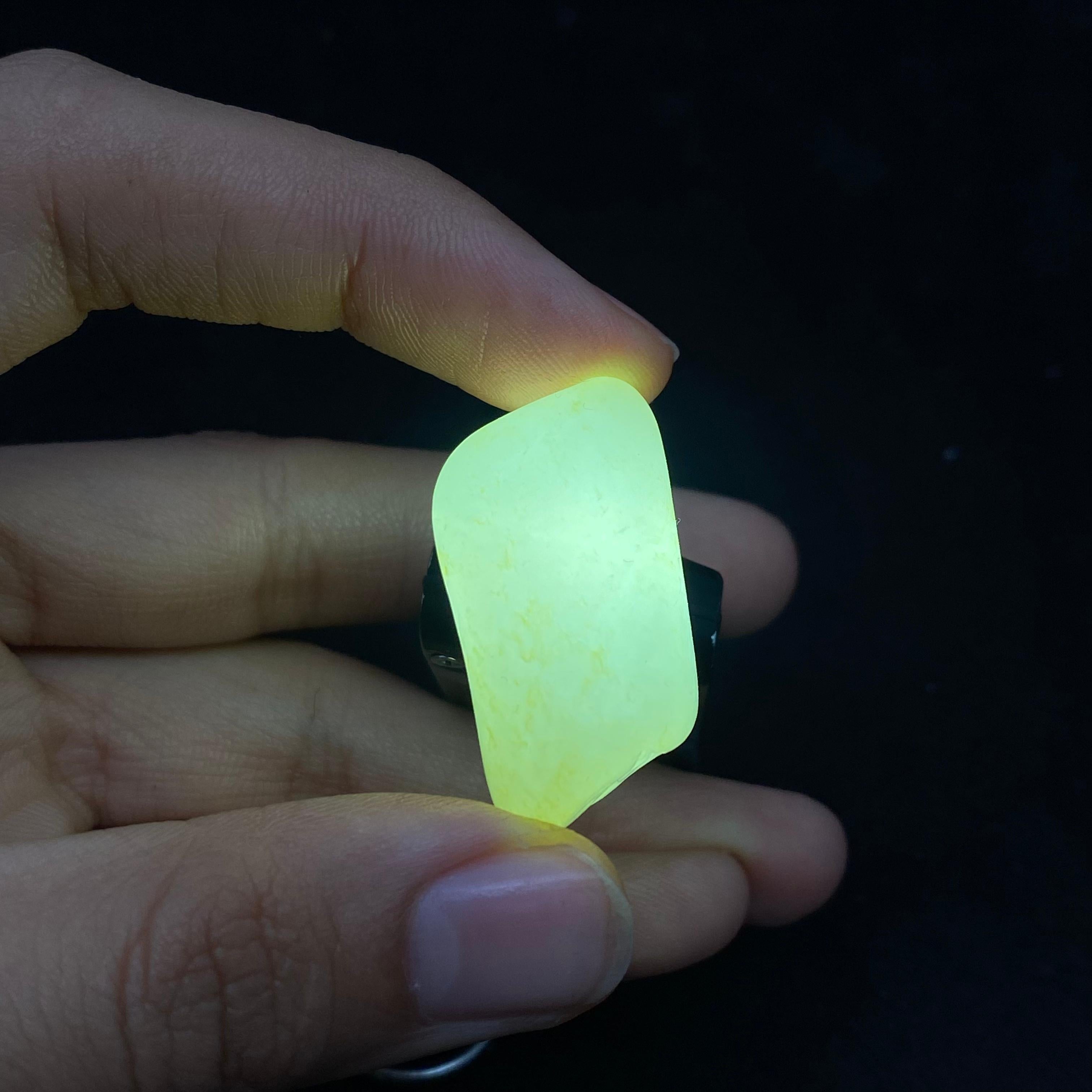 和田玉洒金皮籽料吊坠籽（15.1g）