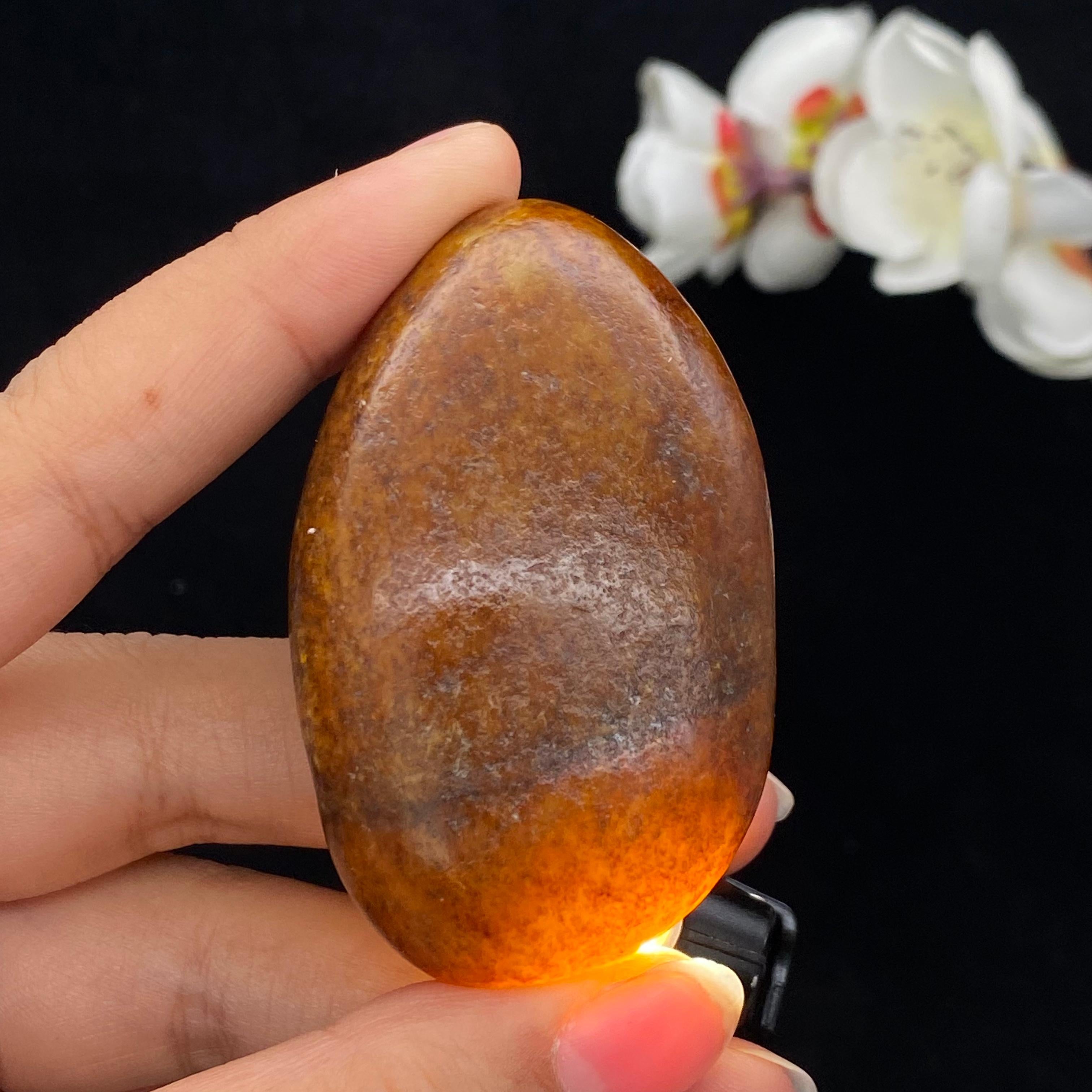 和田玉红沁皮籽料原石（67.1g）