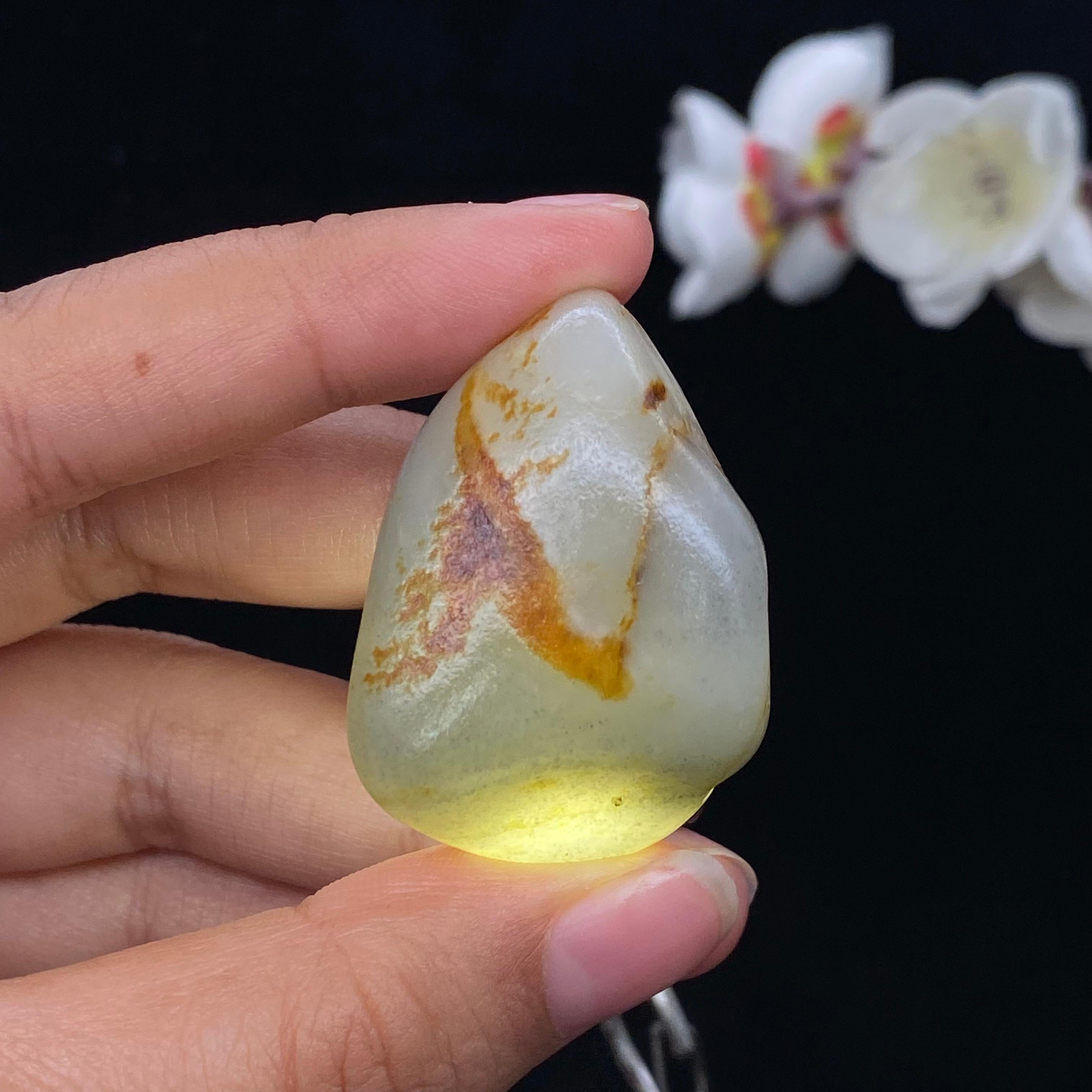 【超值推荐】 和田玉青花带洒金皮籽料（33g）