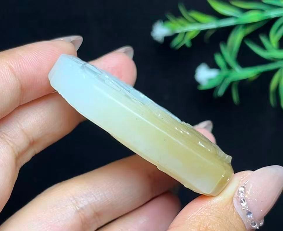 和田玉糖白羊脂玉下山虎山水牌（49.1g）