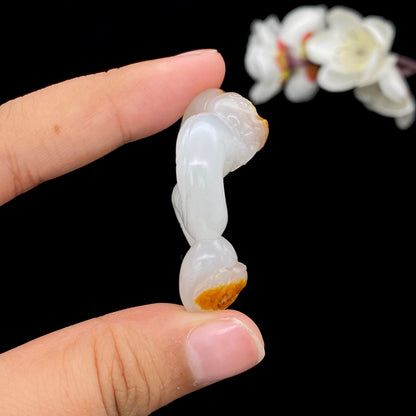 和田玉籽料生肖蛇【腰缠万贯】（17.7g）