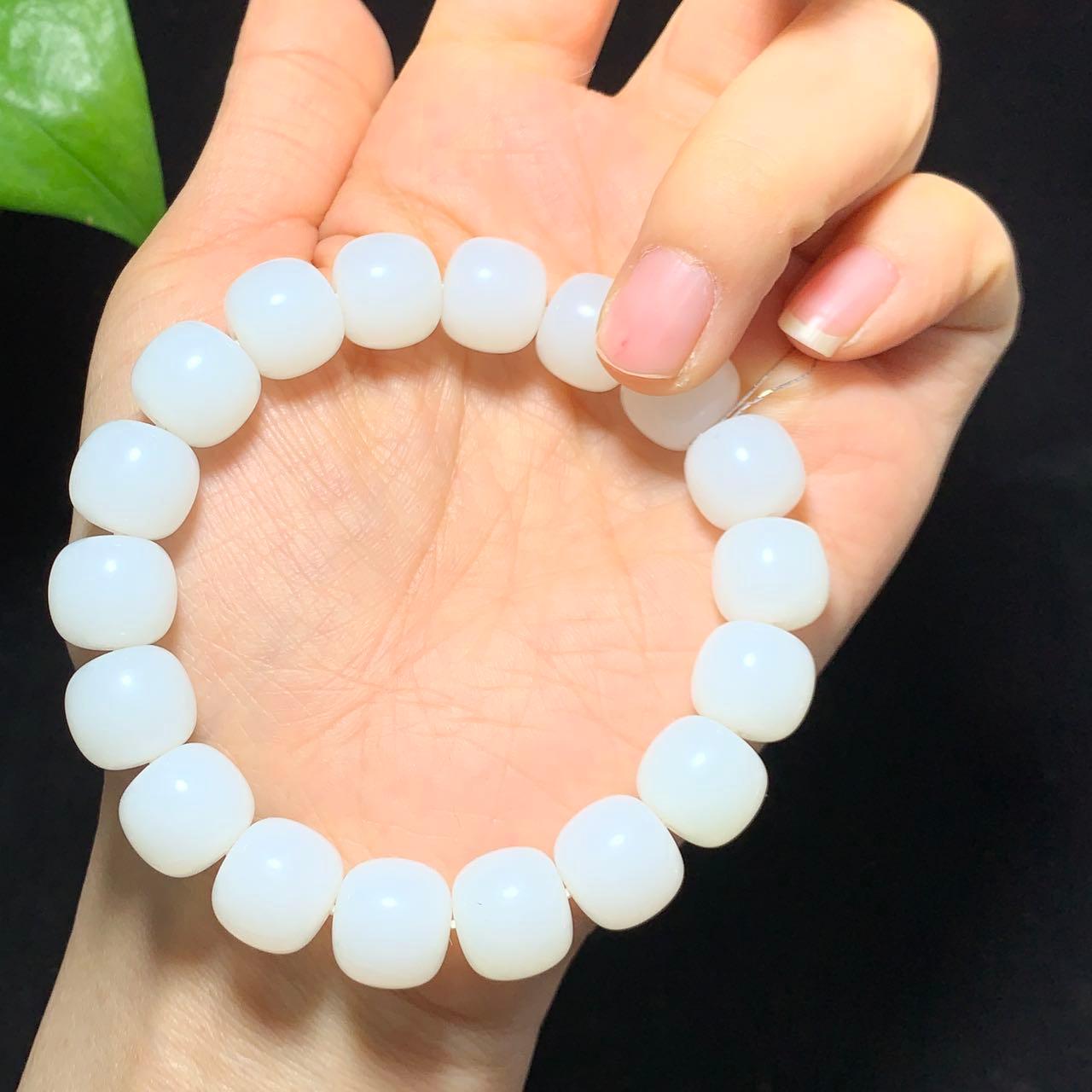 收藏级和田山料羊脂白玉老型珠手串（52.4g）