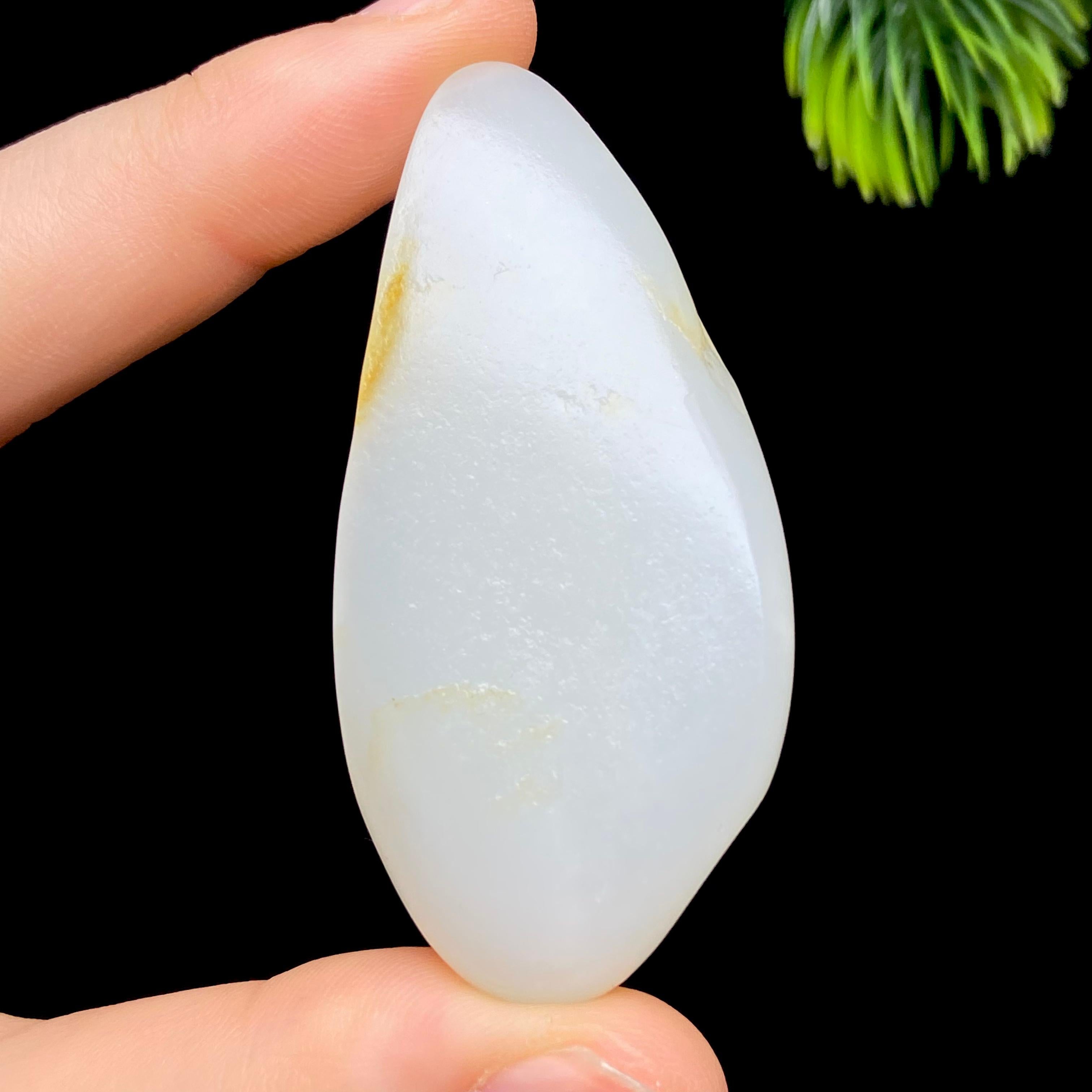 和田玉籽料观音（30.5g）