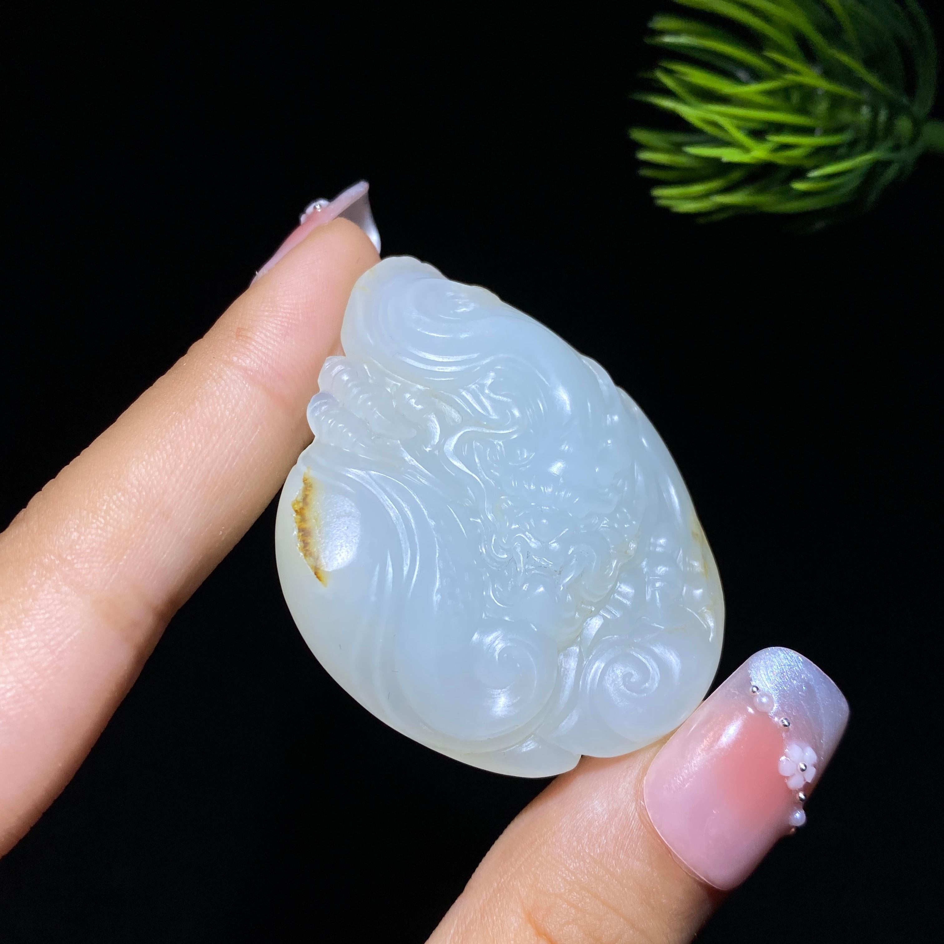 和田玉籽料龙行天下（34.3g）