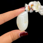 【超值推荐】和田玉-白玉籽料原石（18.7g）