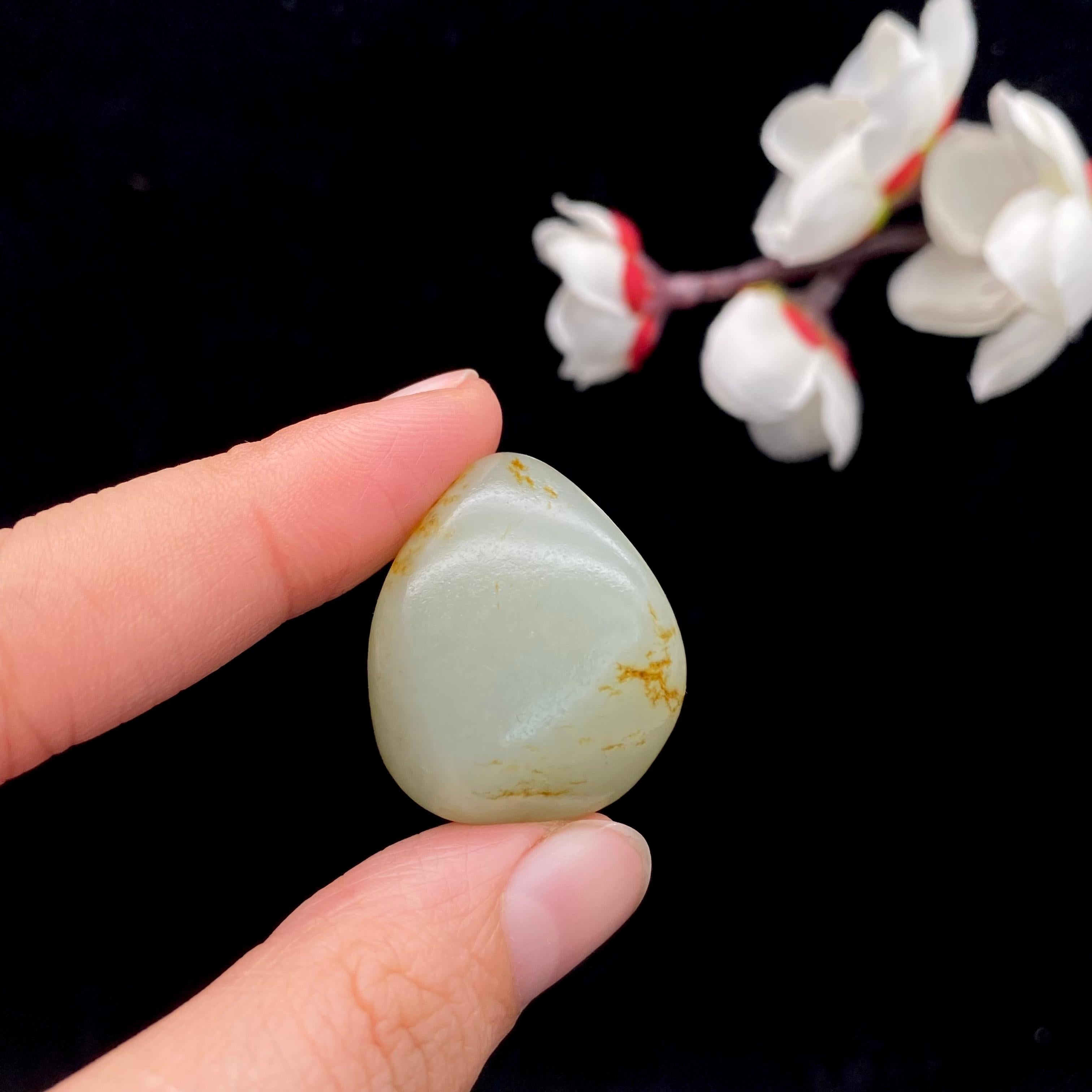 【超值推荐】和田玉洒金皮籽料原石（16.3g）