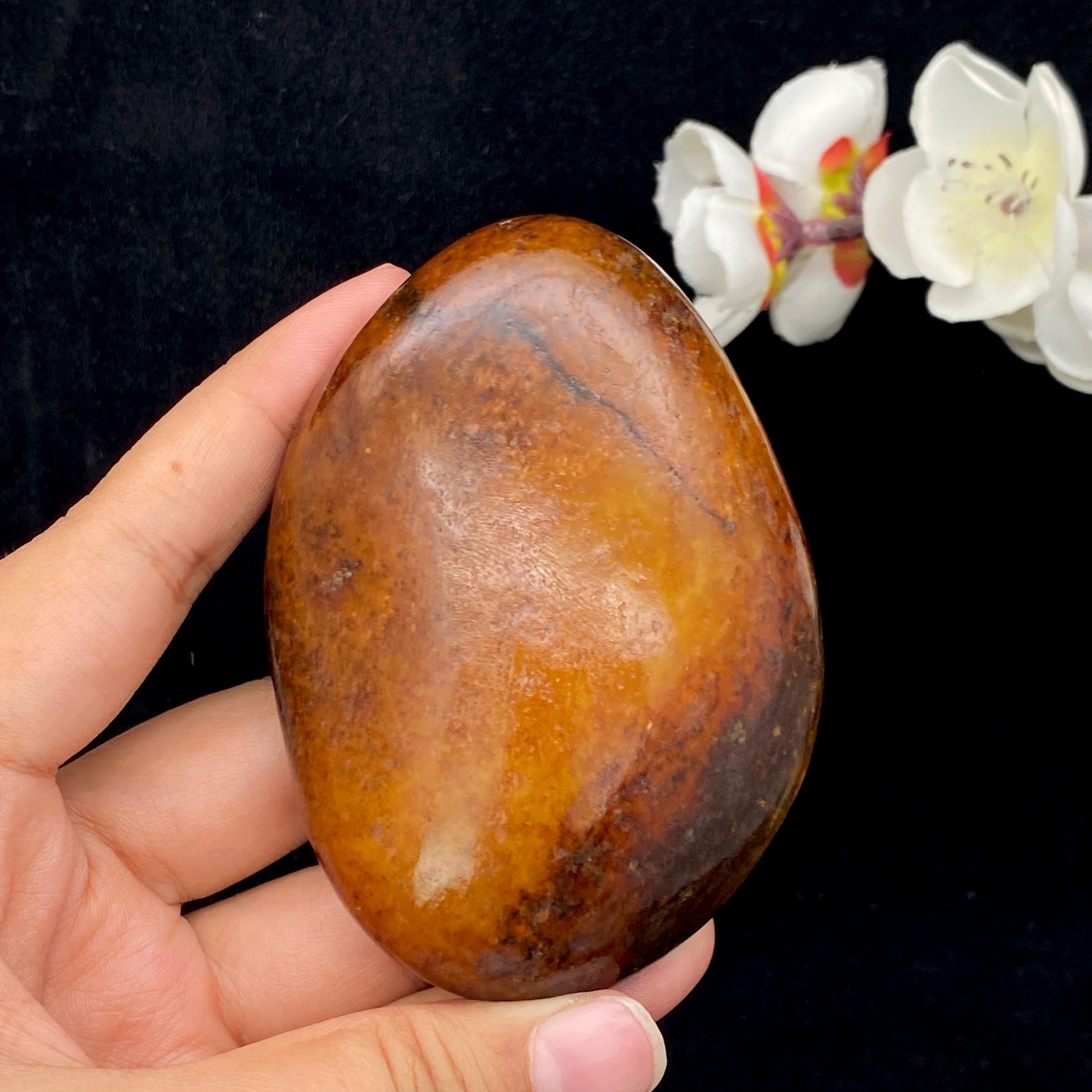 和田玉满红沁皮籽料原石（249.3g）