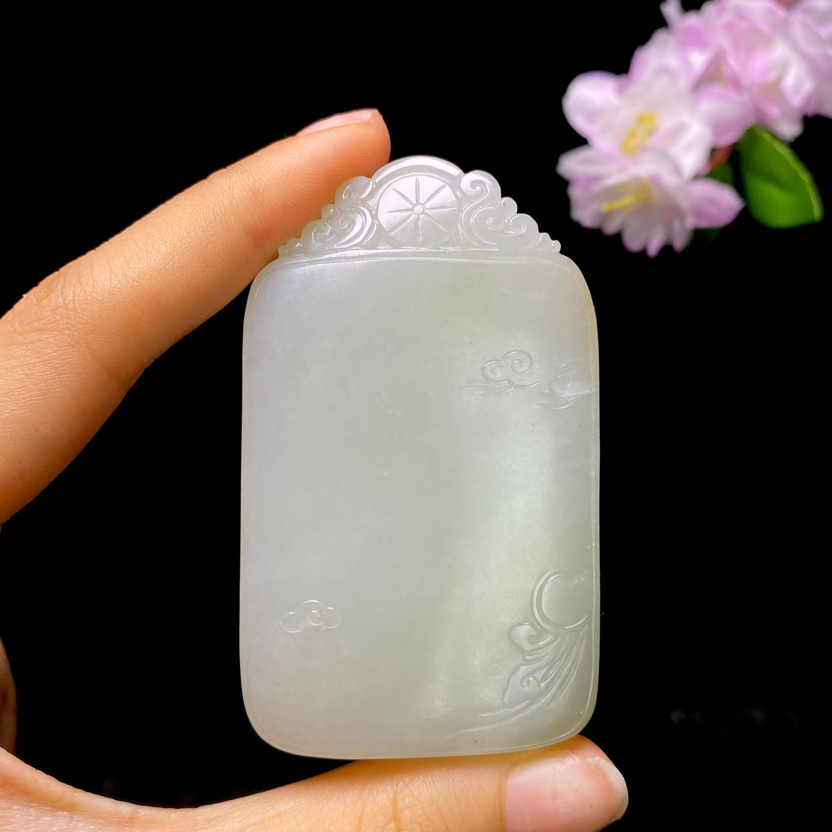 和田玉籽料无事牌（84.3g）
