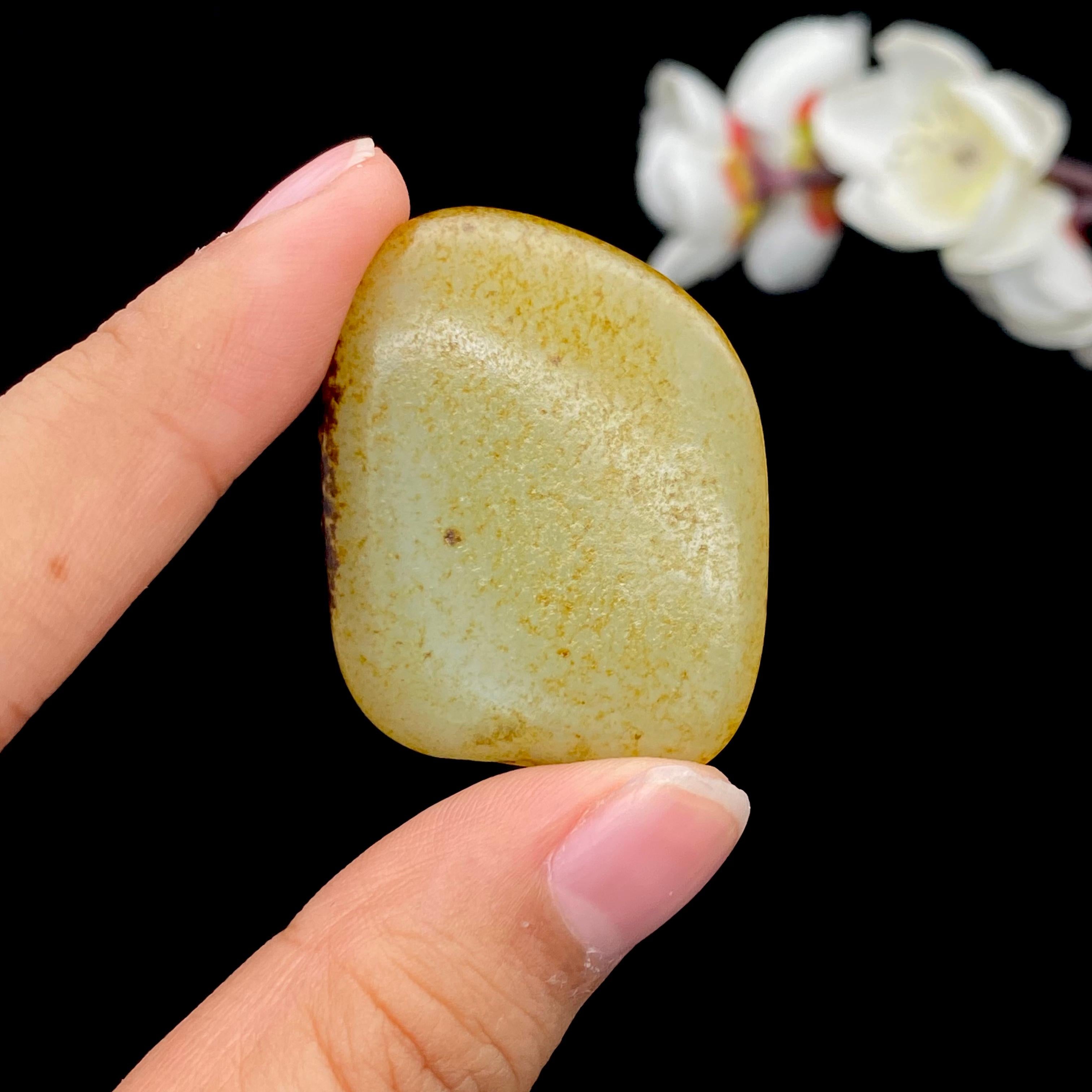 和田玉洒红皮籽料原石（18.6g） – 厚德载玉