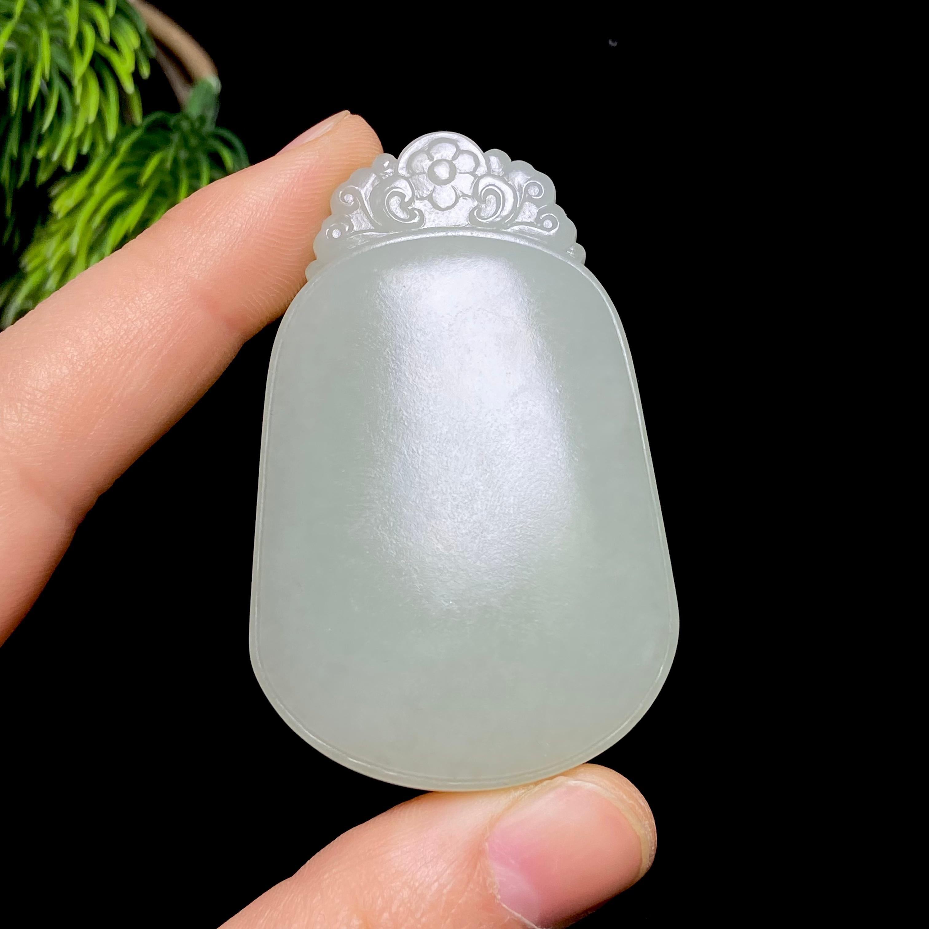 和田玉籽料无事牌（57.9g）