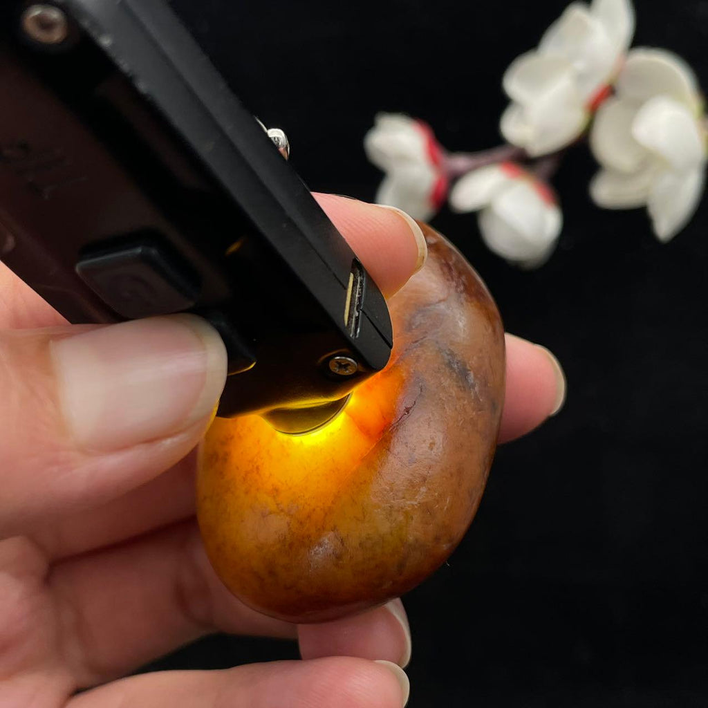 和田玉黄沁皮籽料手把件（66.1g）