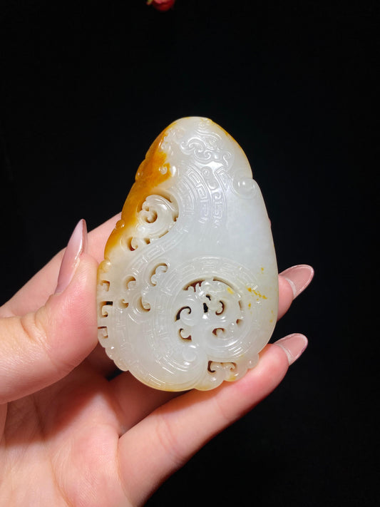 和田玉籽料仿古龙挂件（83.8g）