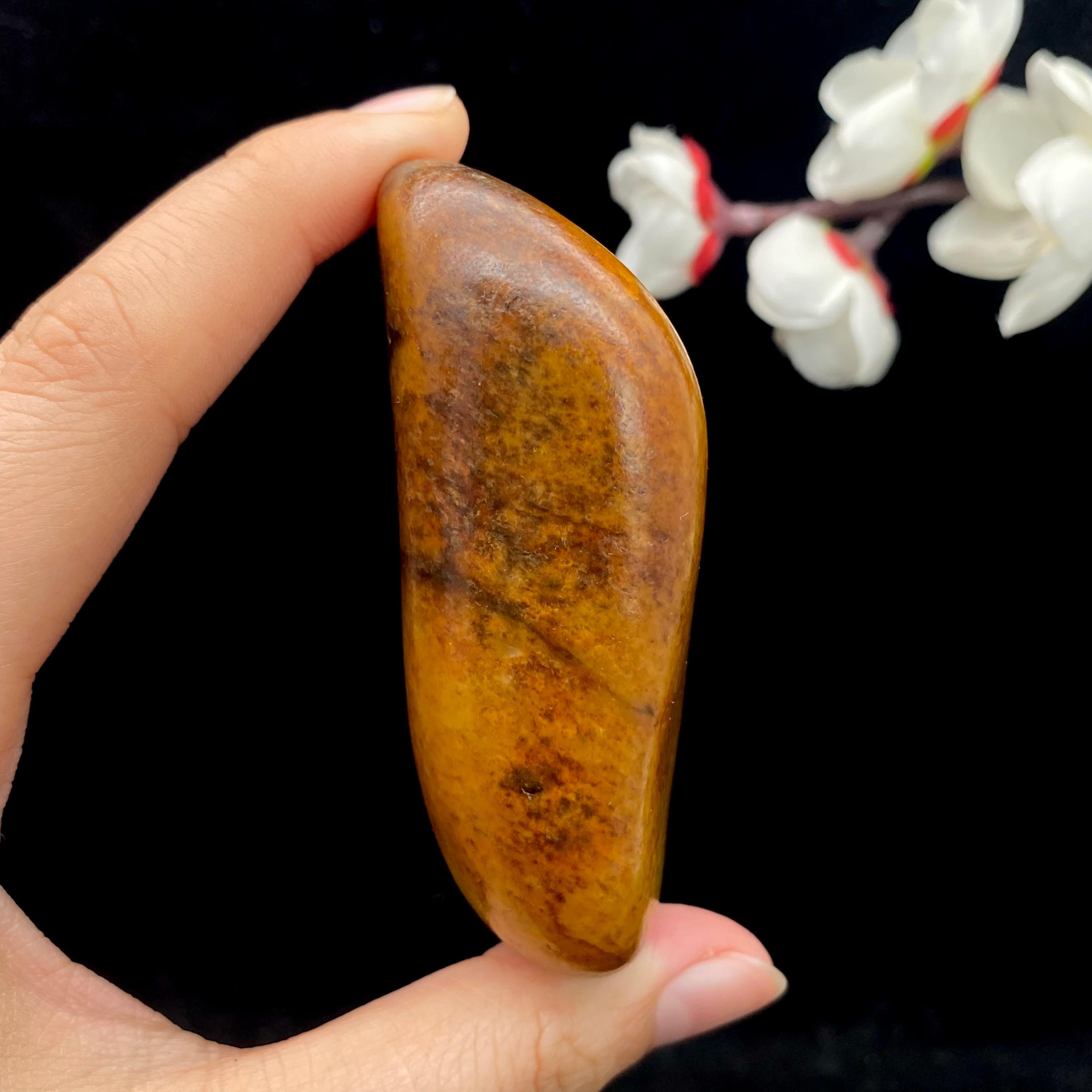 和田玉洒红皮籽料原石（163.3g）