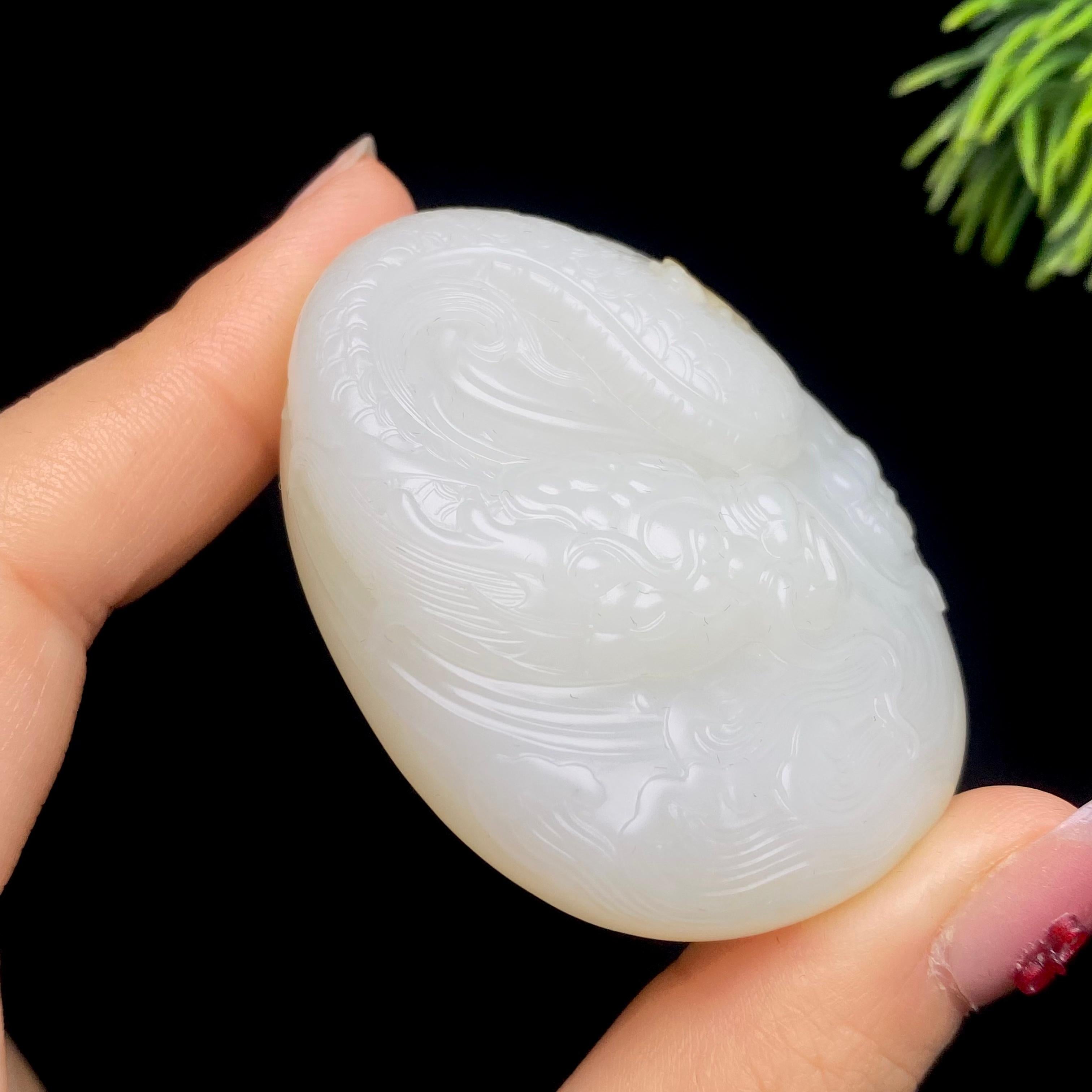 和田玉籽料龙行天下（60.1g）