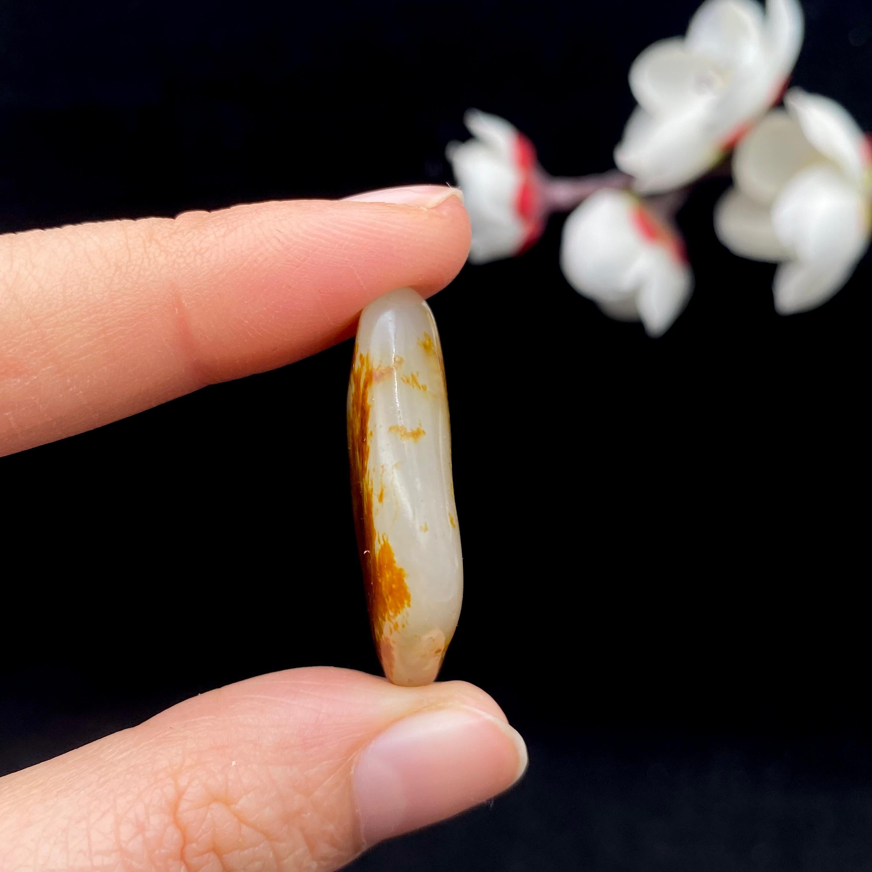 和田玉聚红皮籽料吊坠籽（8.6g）