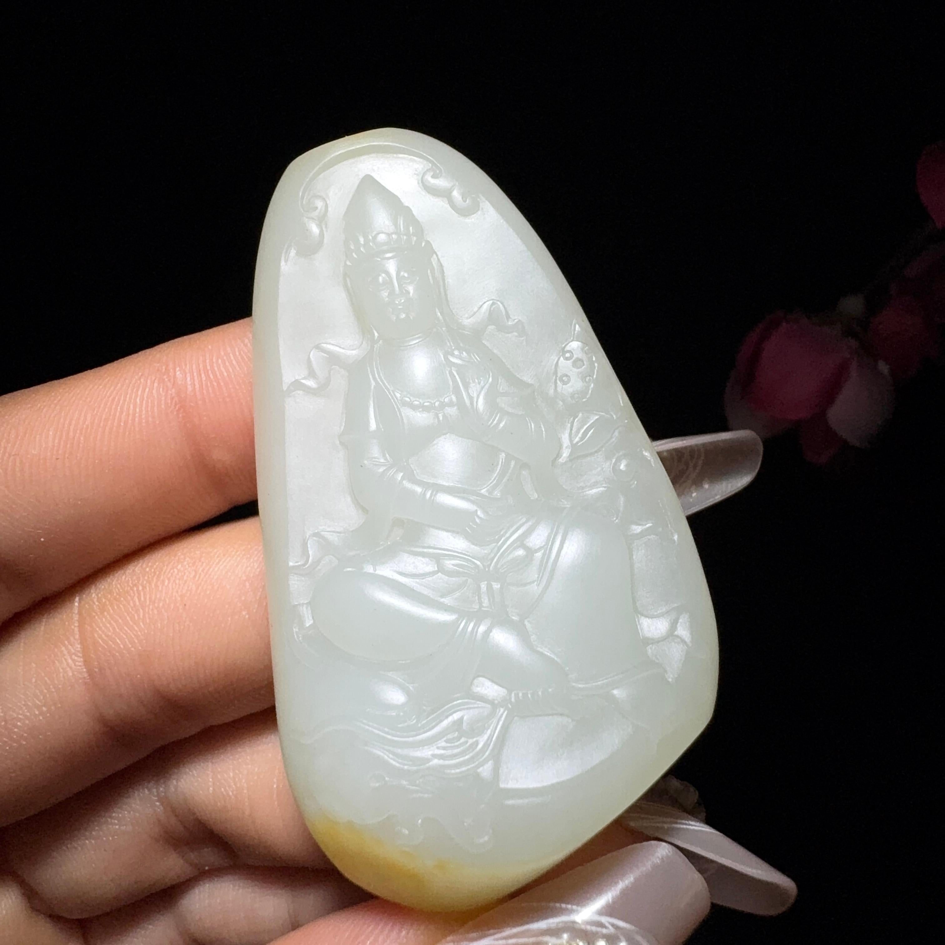 和田玉籽料莲花观音（39.1g）