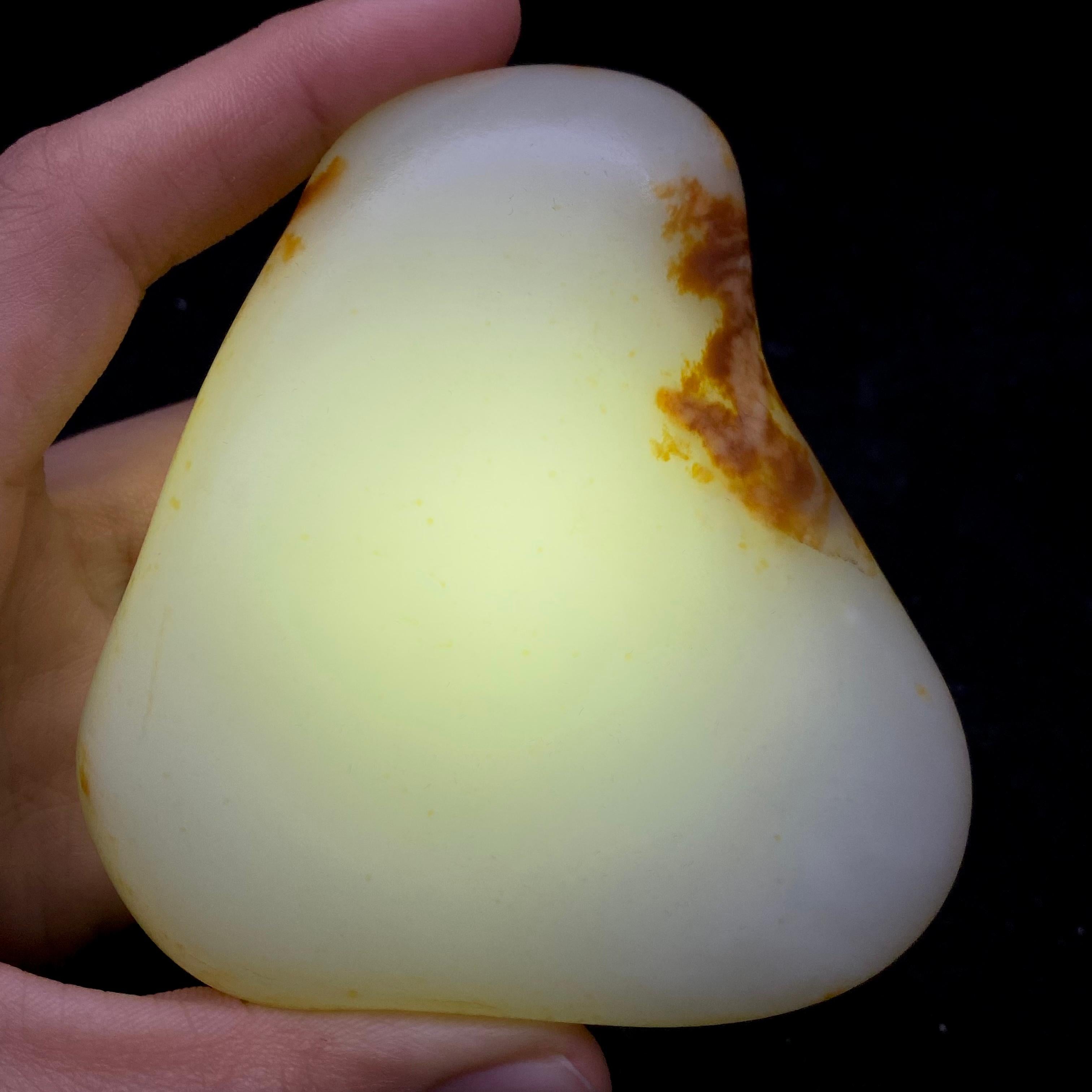 和田玉洒金皮籽料手把件（277.4g）