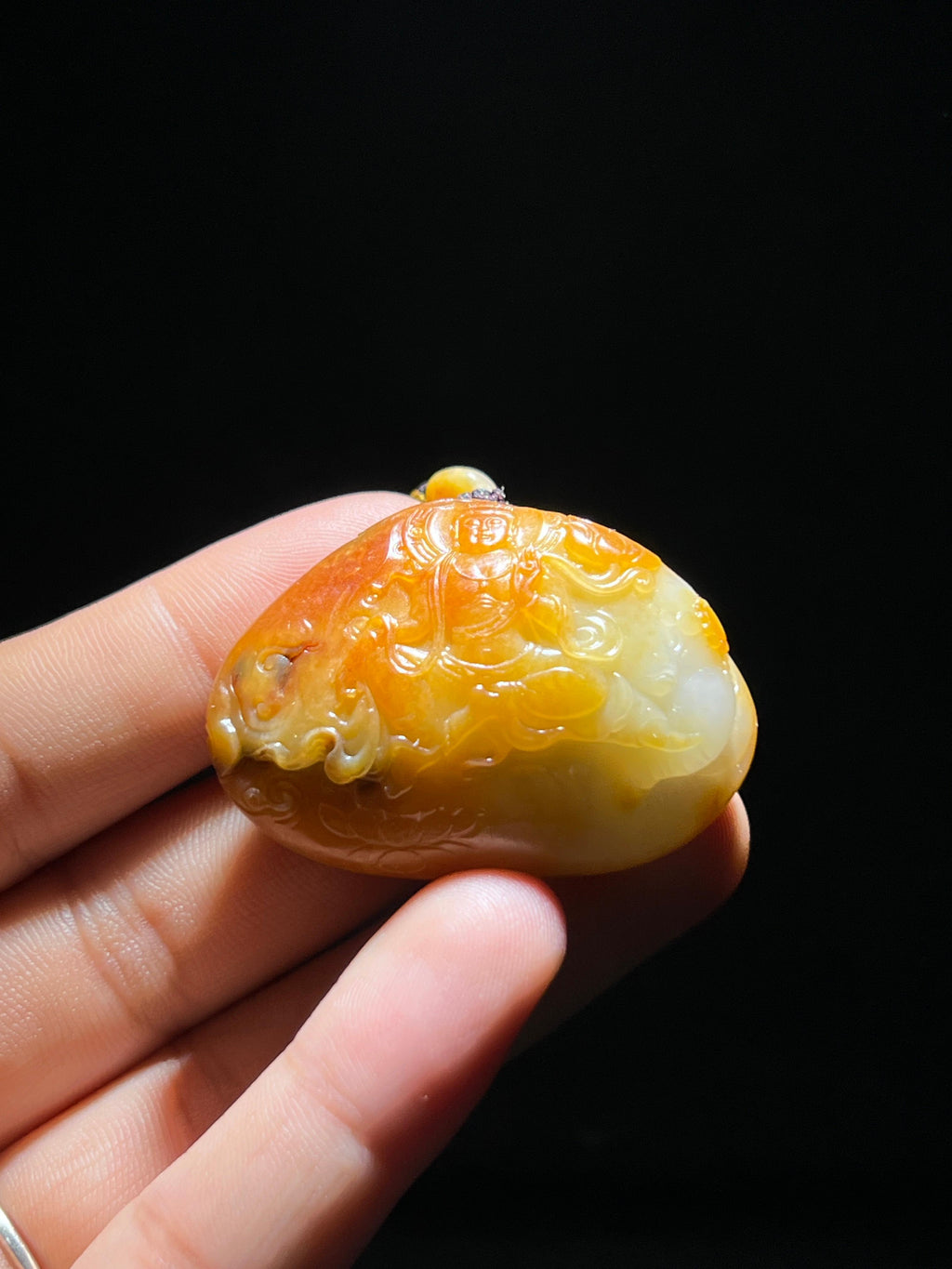和田玉籽料观音（42.2g）