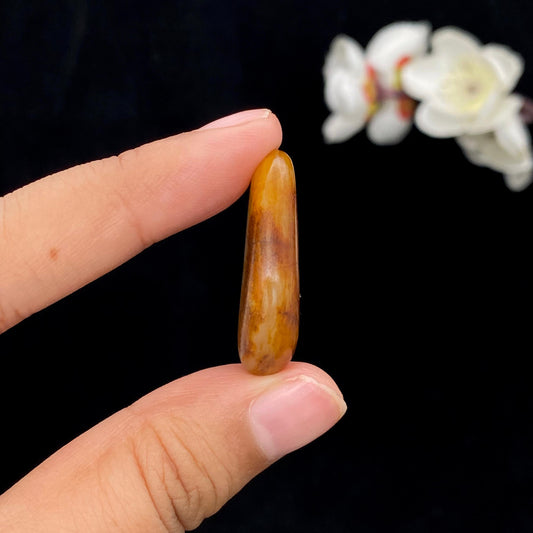 和田玉黄沁皮籽料原石（6.9g）
