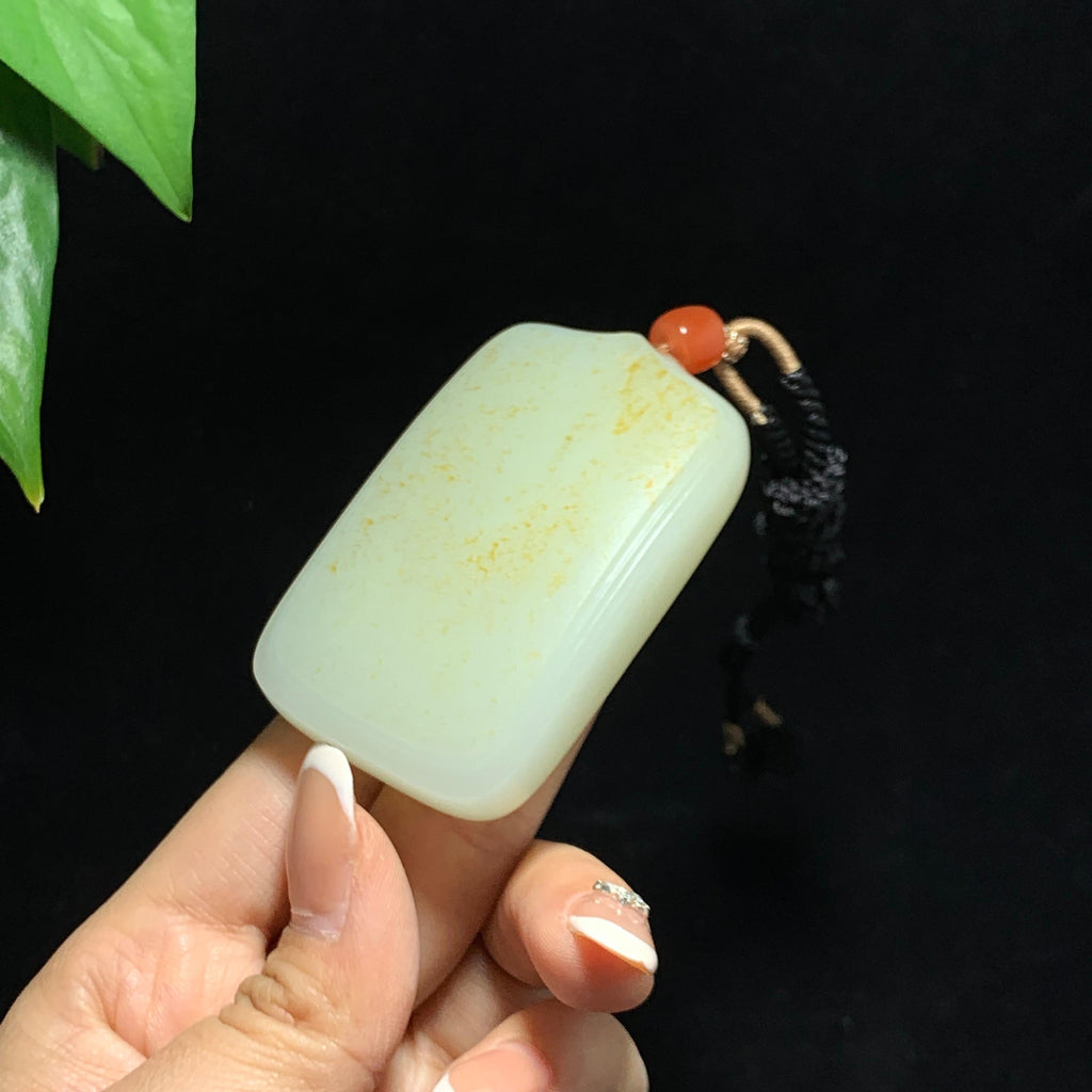 和田玉洒金皮籽料无事牌（90.0g）