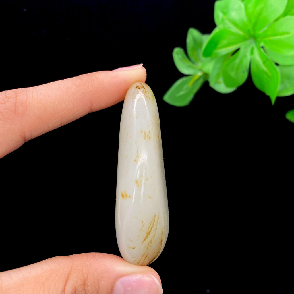 和田玉秋梨皮籽料手把件（61.8g）