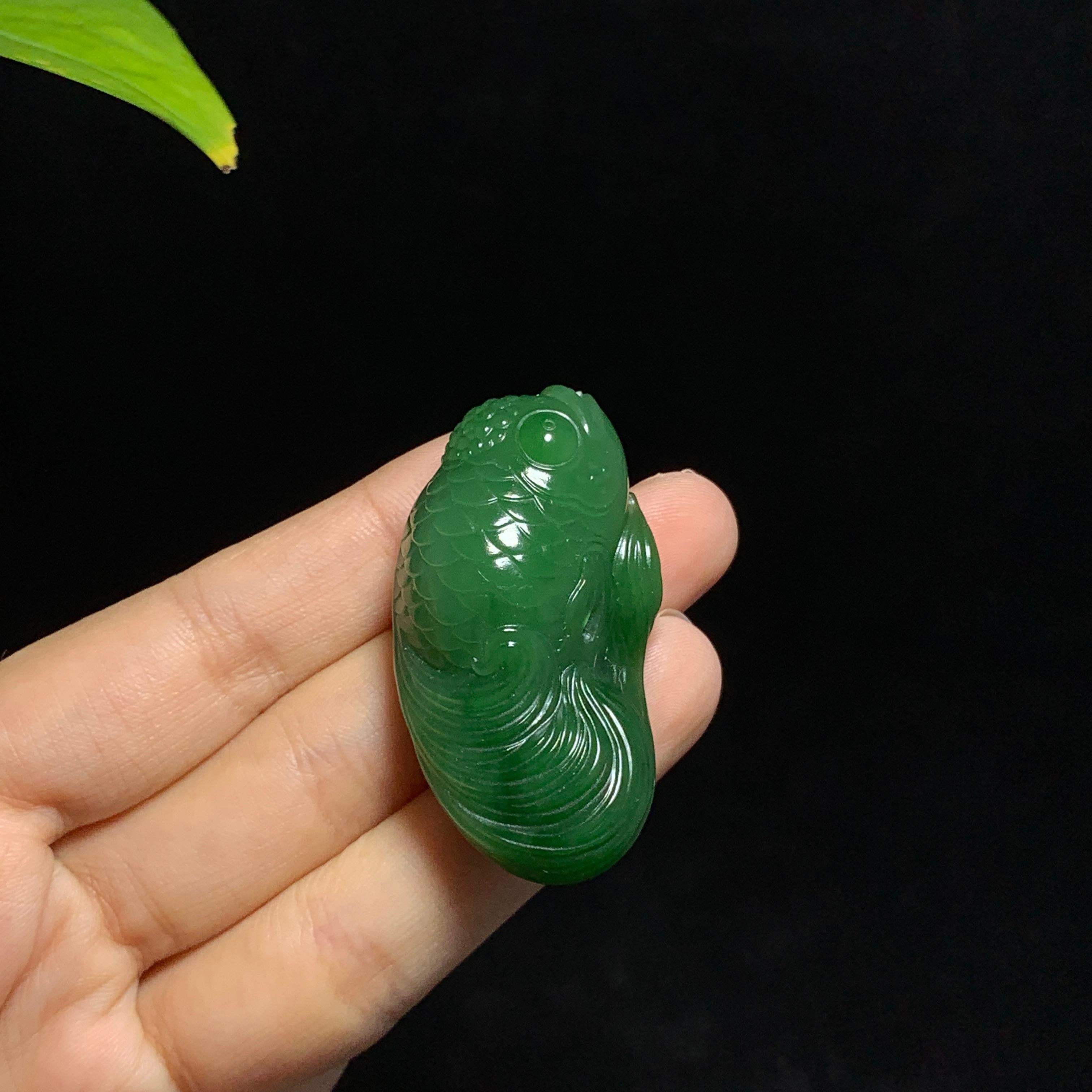 碧玉菠菜绿连年有余挂件（31.2g）