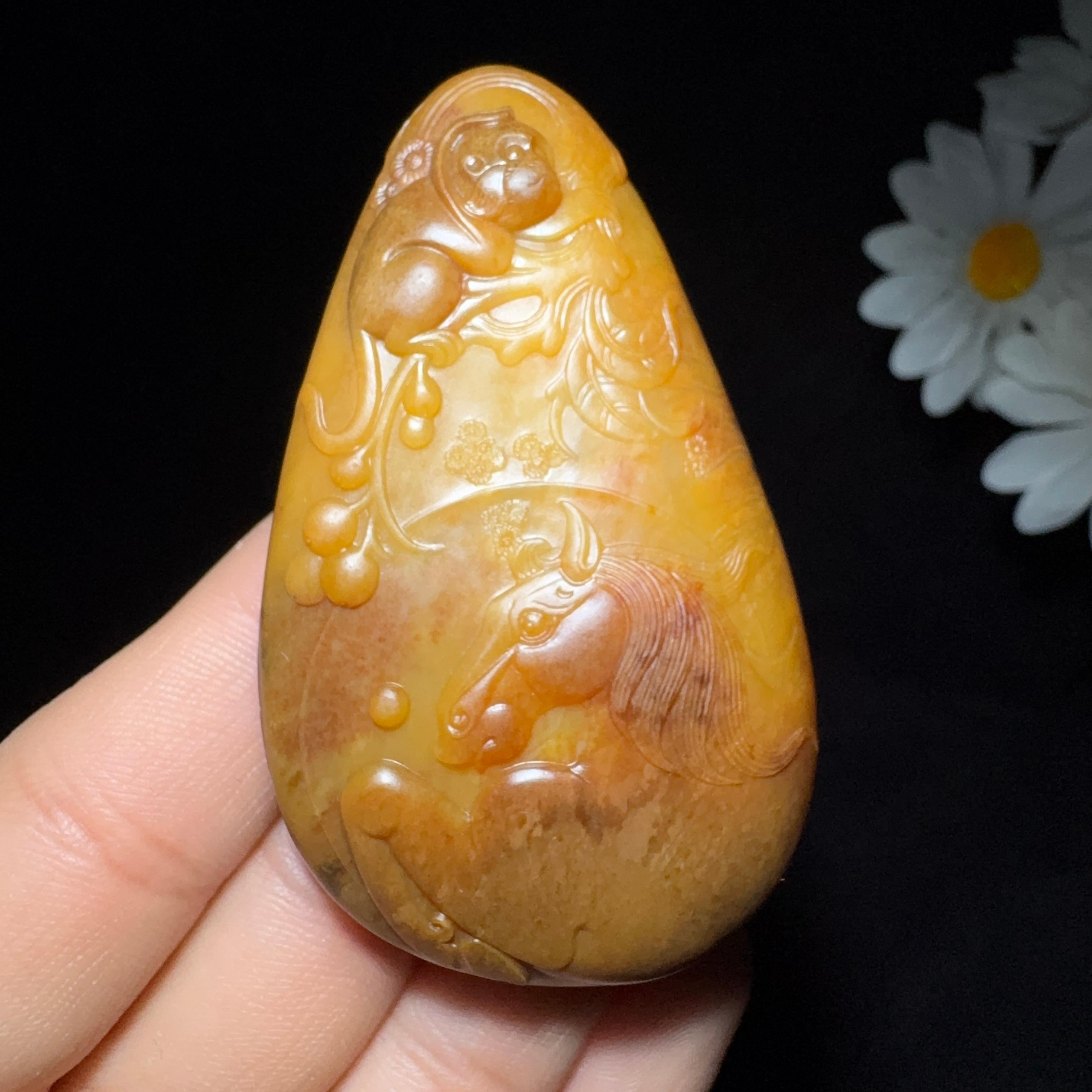 和田玉籽料收藏级挂件马上封侯（54.9g）