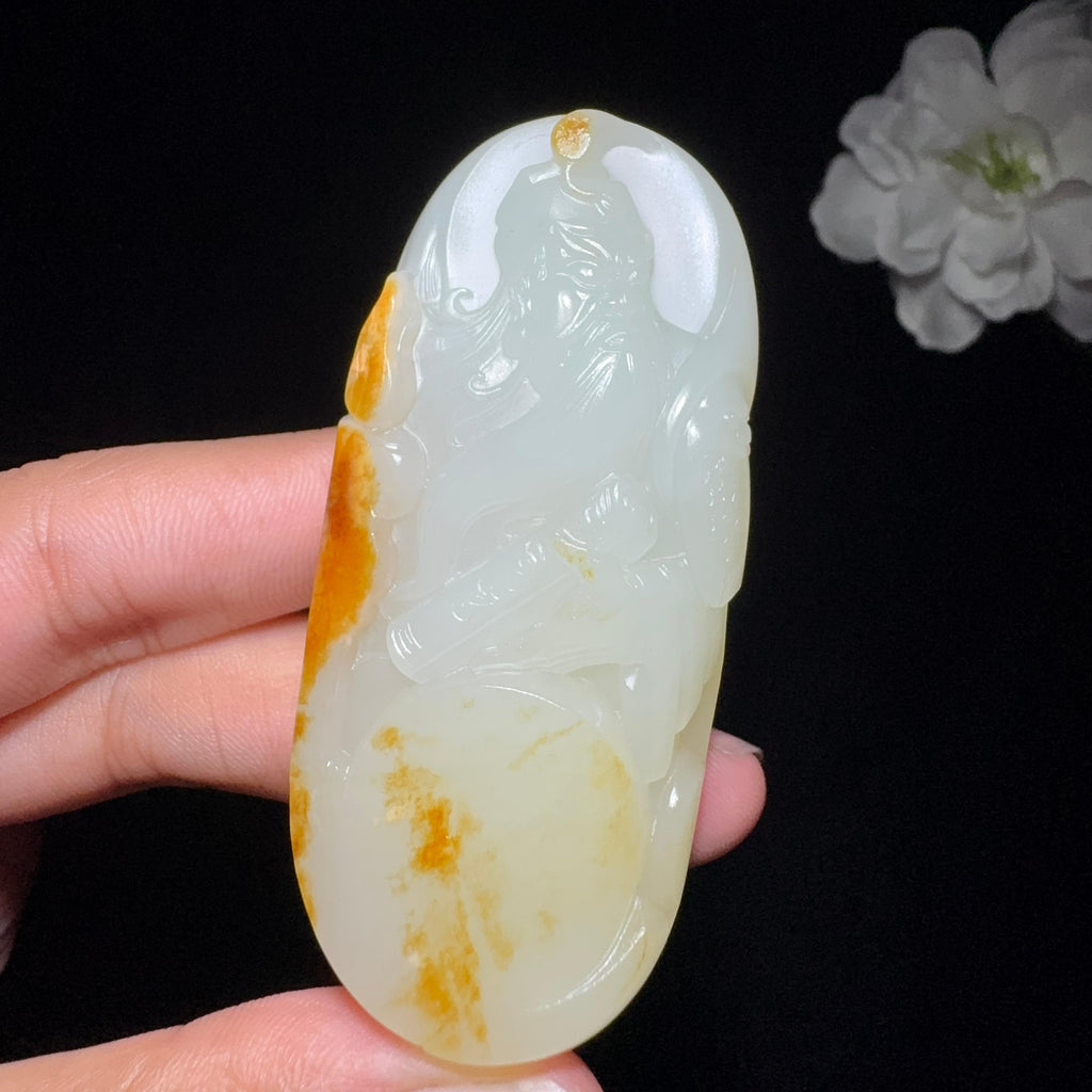 高品质和田玉籽料关公（52.4g）