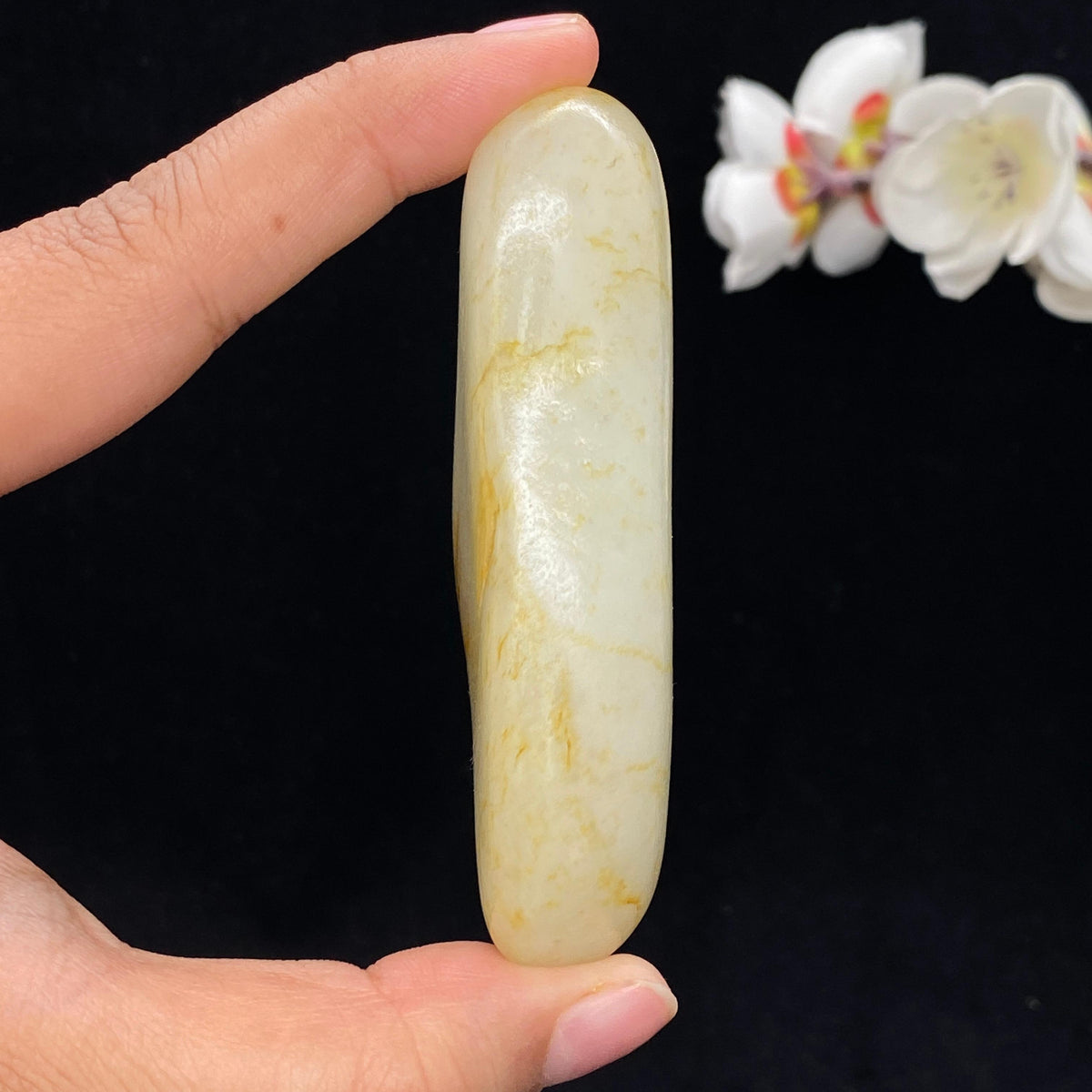 和田玉黄皮籽料手把件（103.2g）