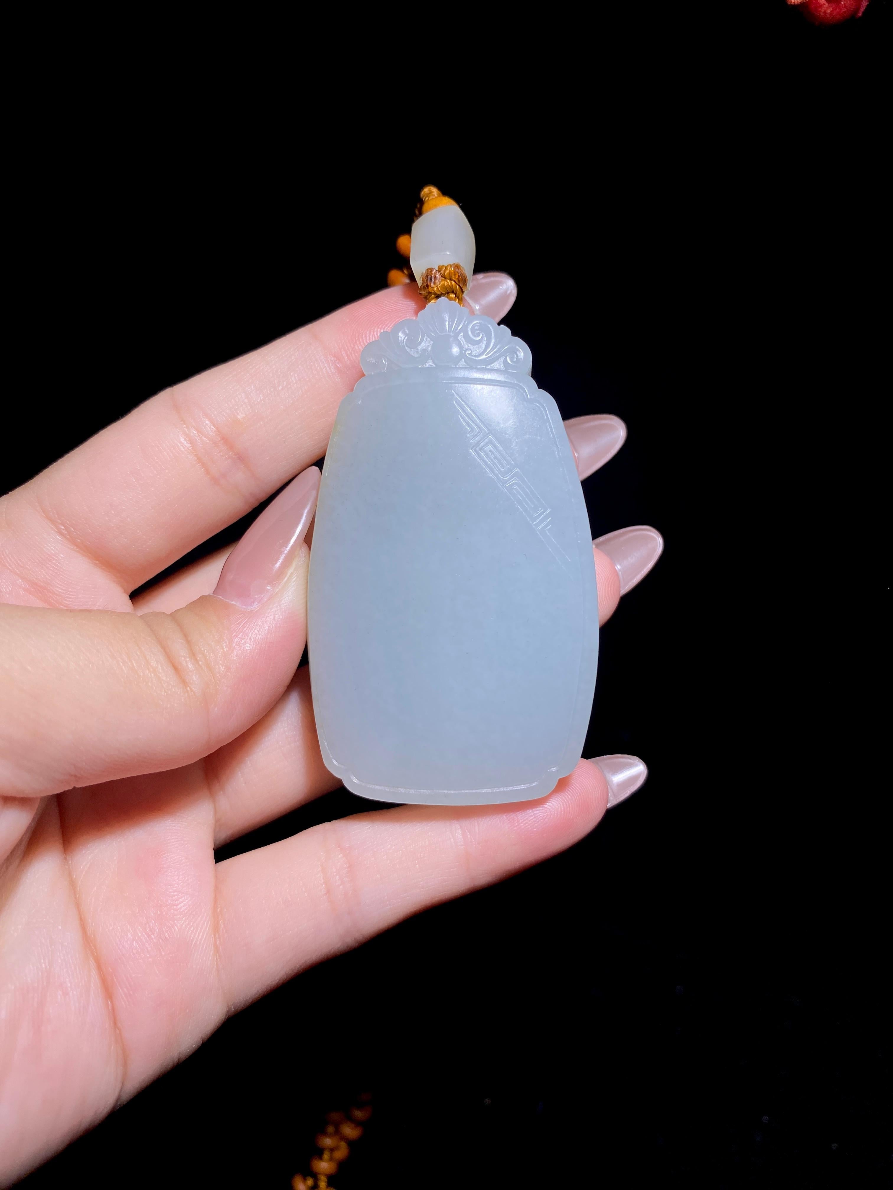 和田玉籽料满皮无事牌（83.2g）