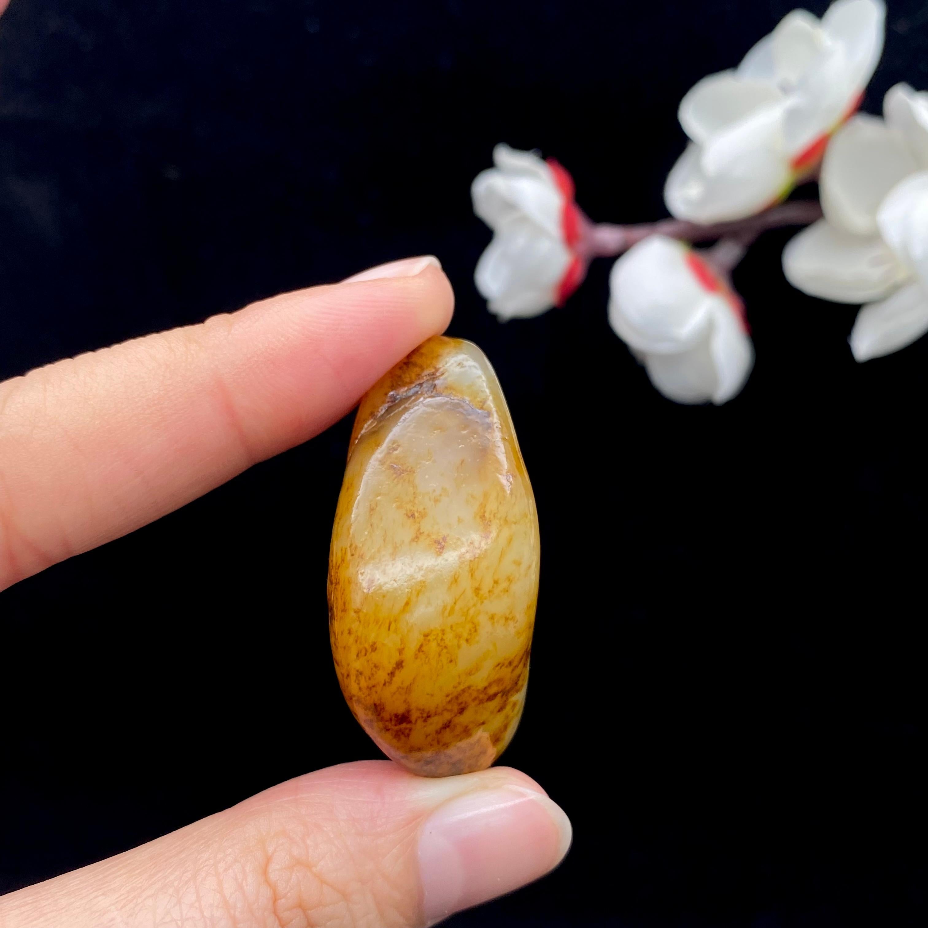 和田玉洒红皮籽料原石（23.2g）