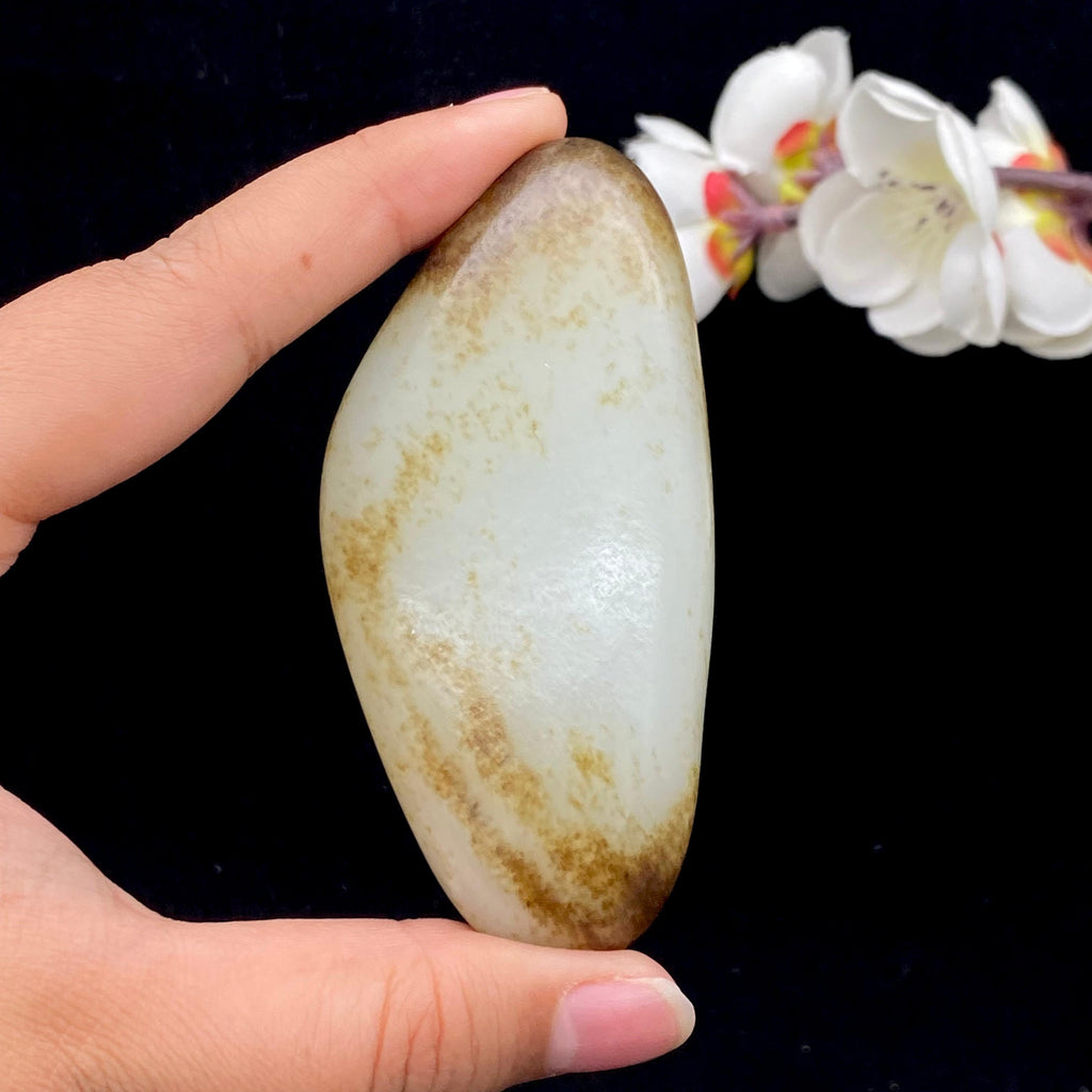 和田玉秋梨皮籽料手把件（108.7g）