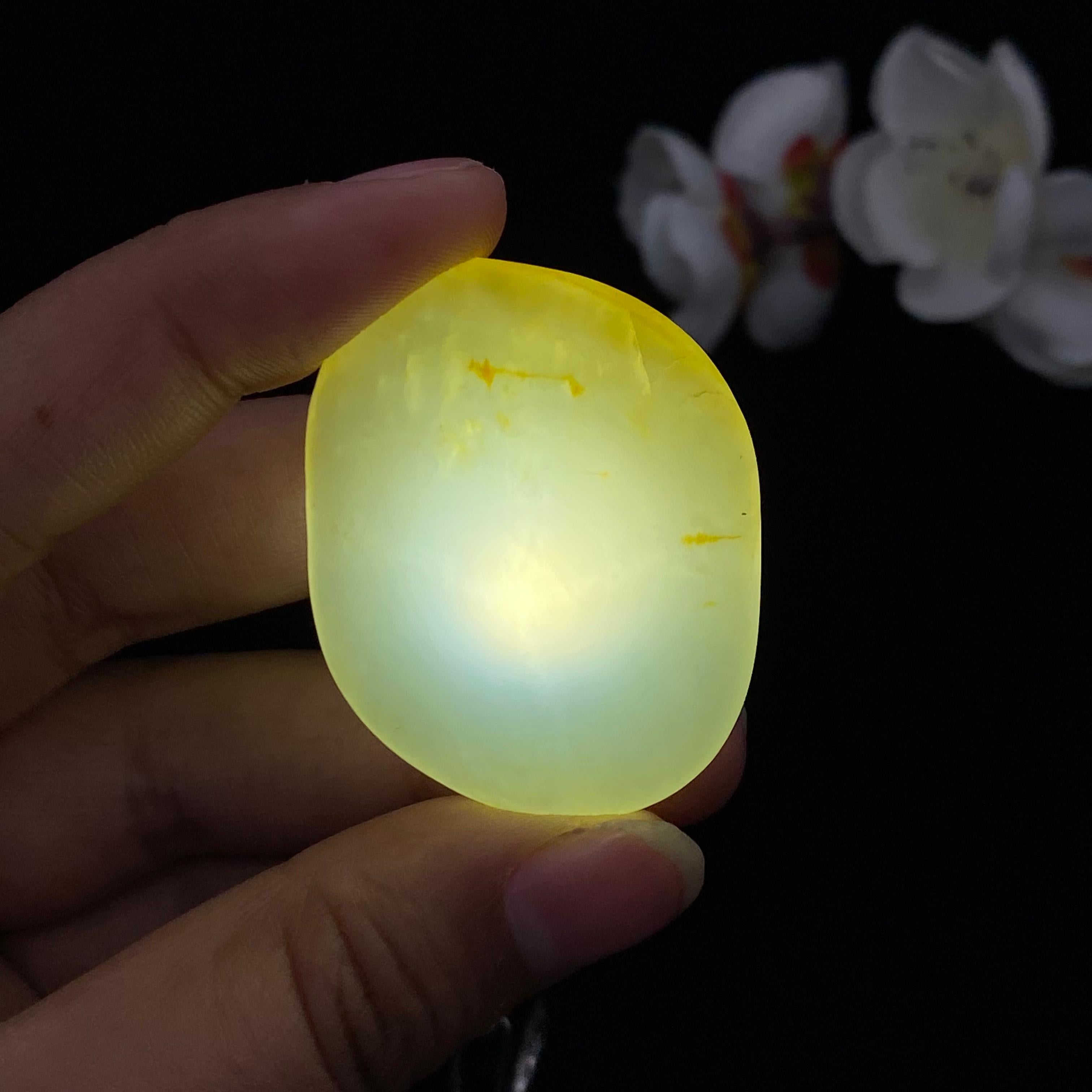 和田玉青白玉带黄皮籽料原石（20g）