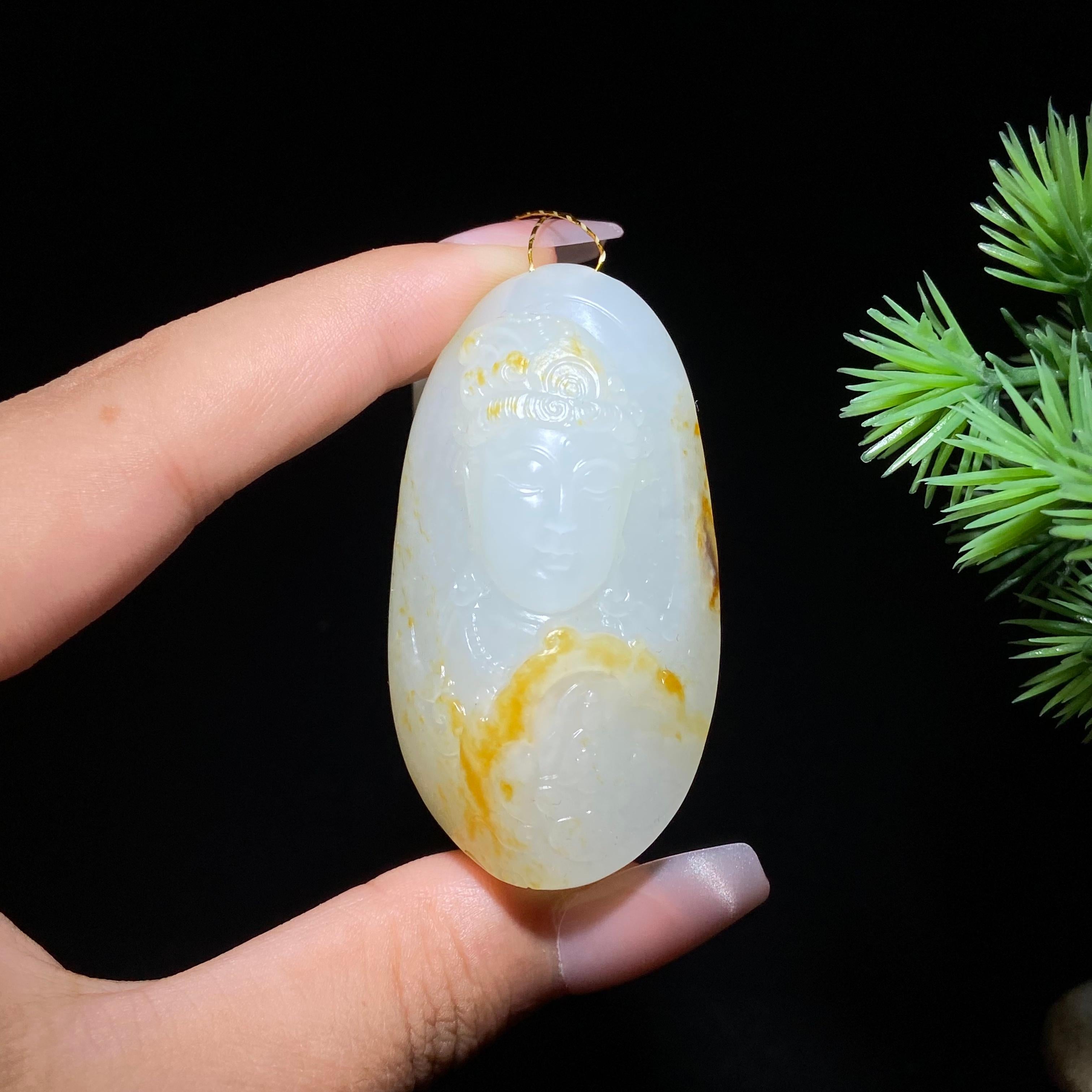 和田玉籽料观音（43.9g）