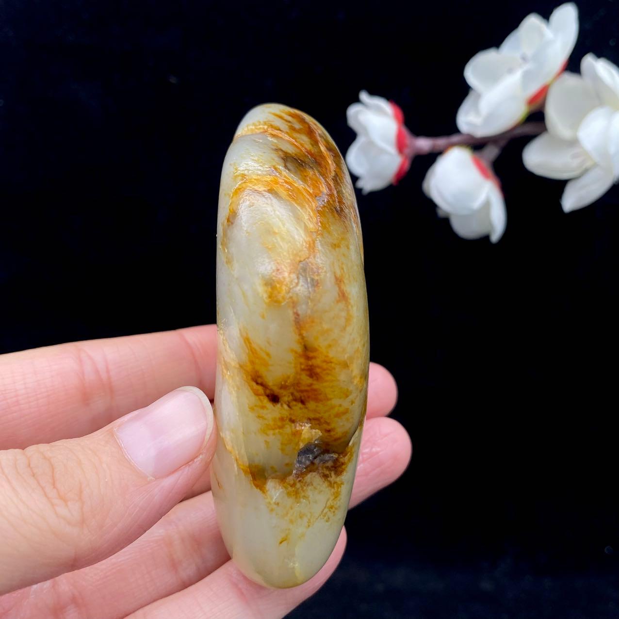 和田玉洒金皮籽料手把件（170.8g）