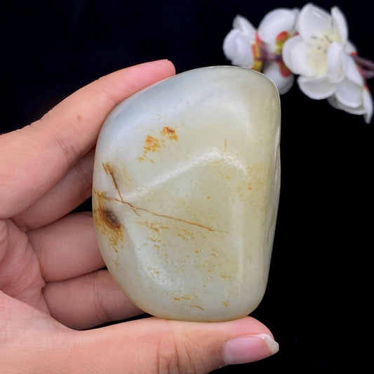 和田玉洒金皮青花底籽料手把件（230.7g）