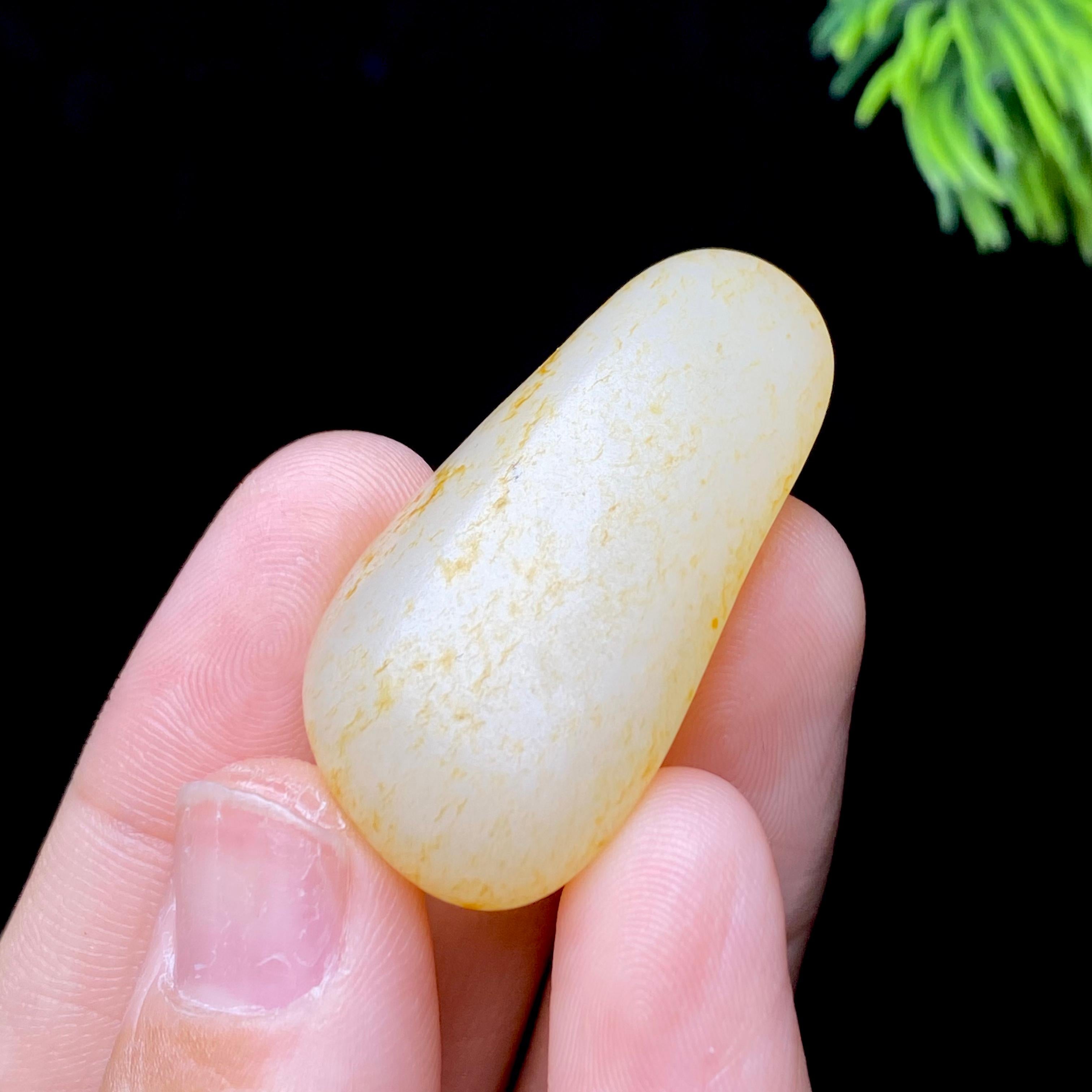和田玉洒金皮籽料原石（14g）