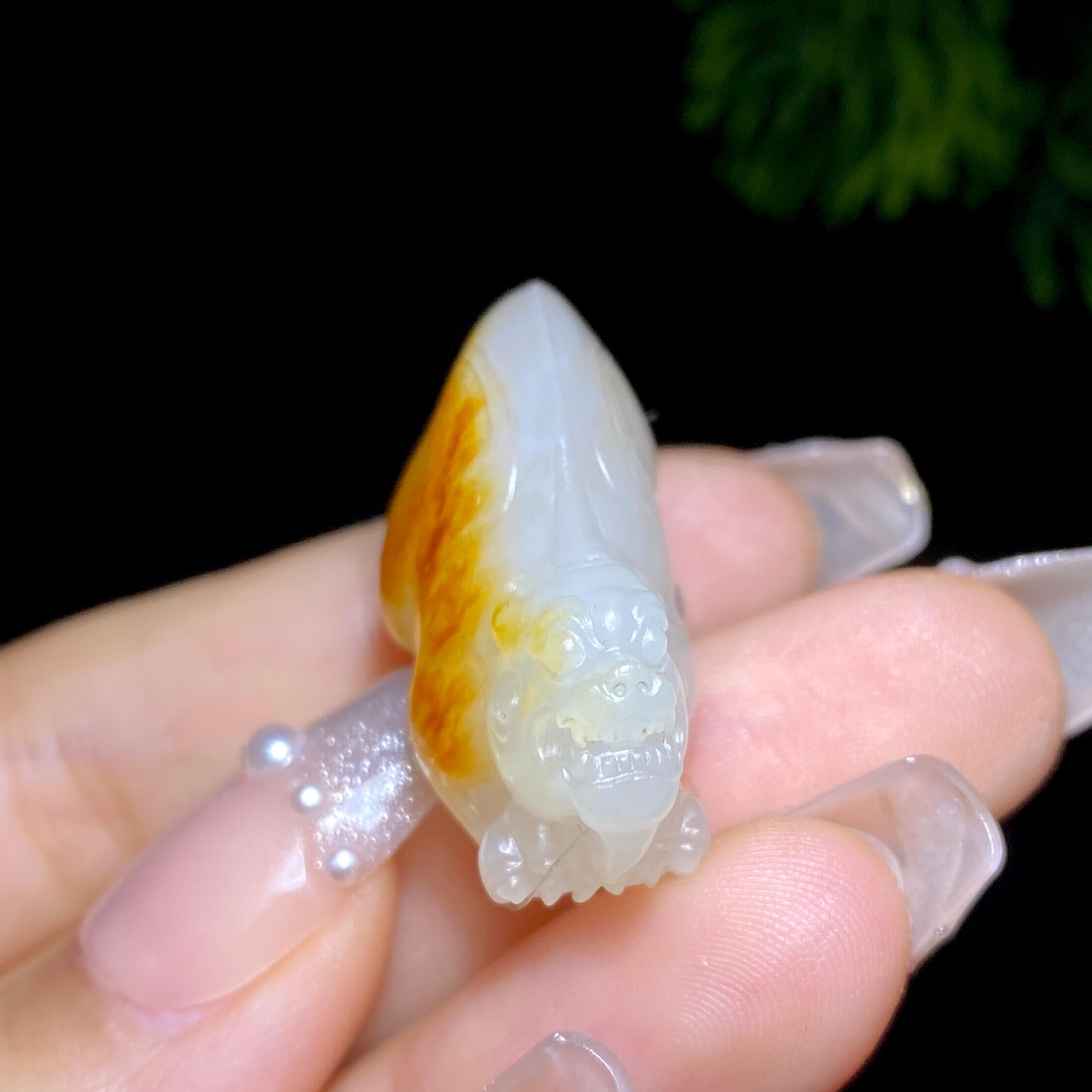 和田玉籽料貔貅（12.4g） – 厚德载玉