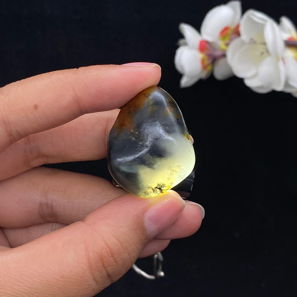 和田玉青花带黄皮籽料挂件（16.3g）