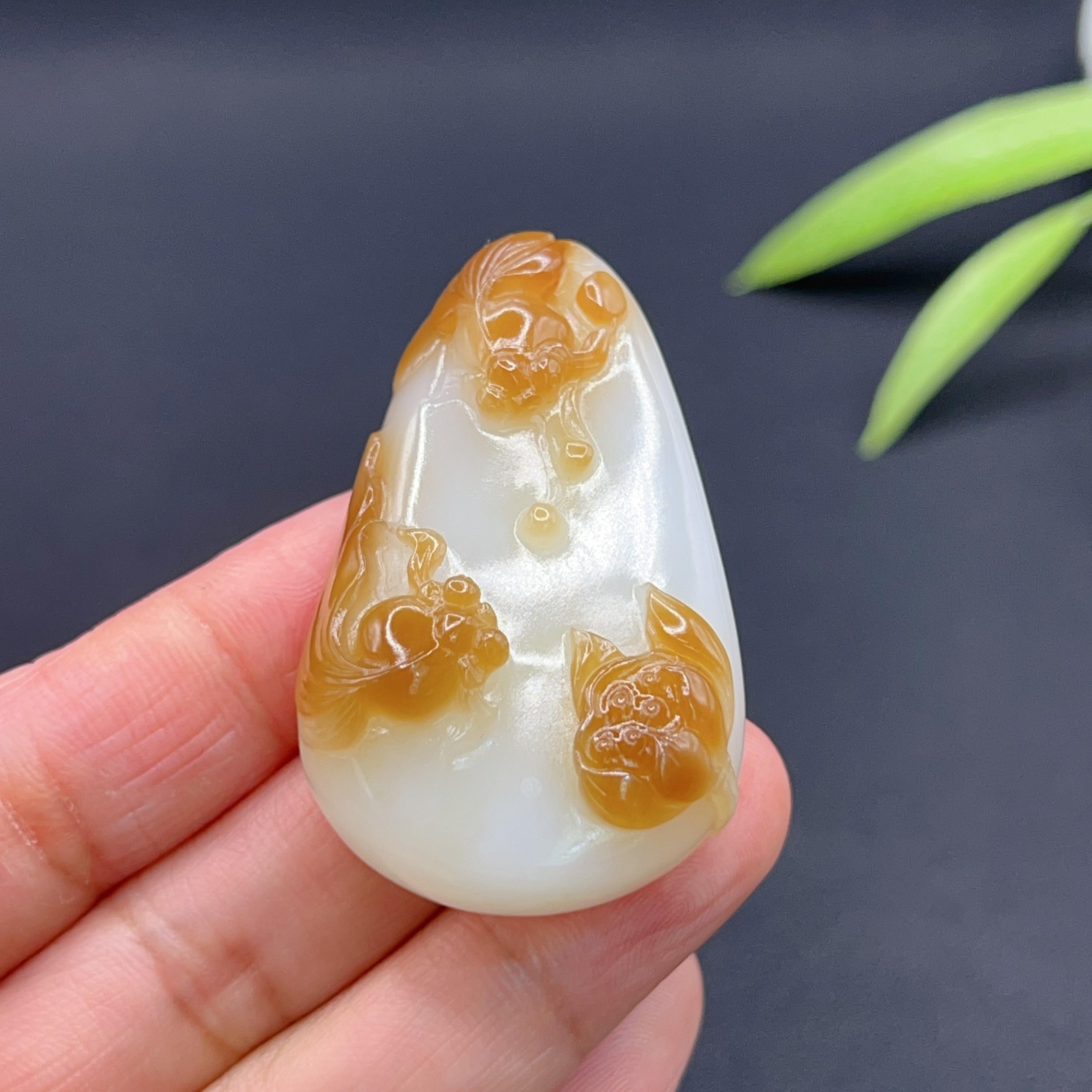 和田玉糖羊脂白玉连年有余（36.59g）