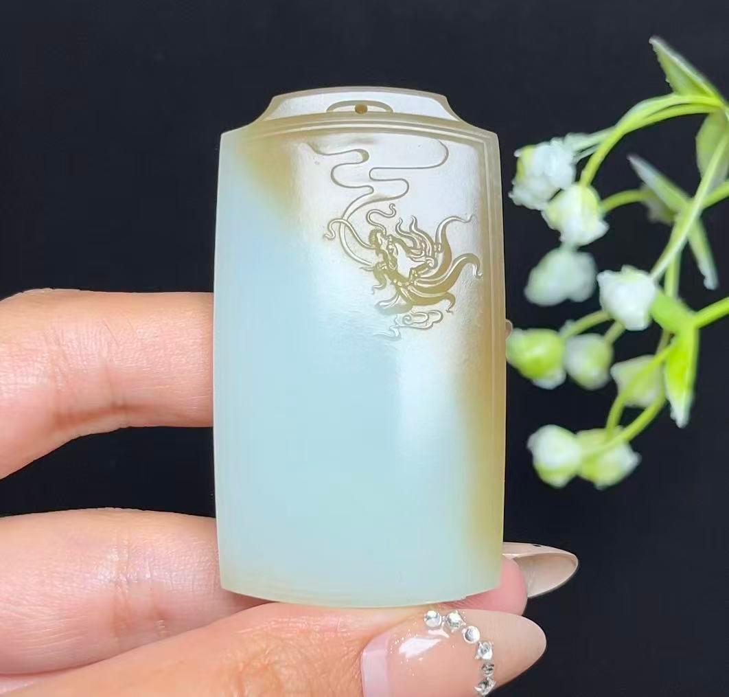 和田玉且末糖白龙头平安无事牌（51.2g）