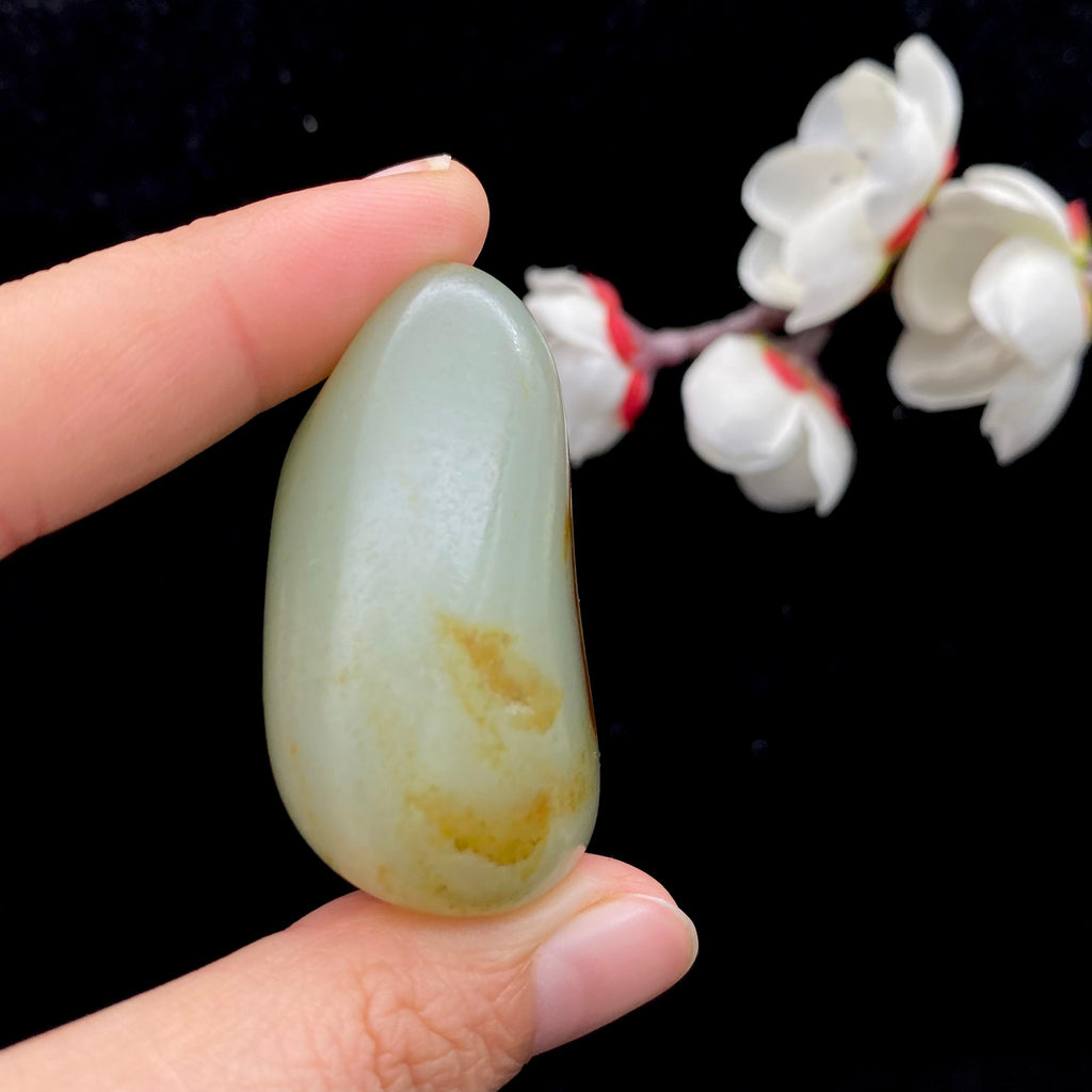 和田玉洒金皮籽料大挂件（52.3g）
