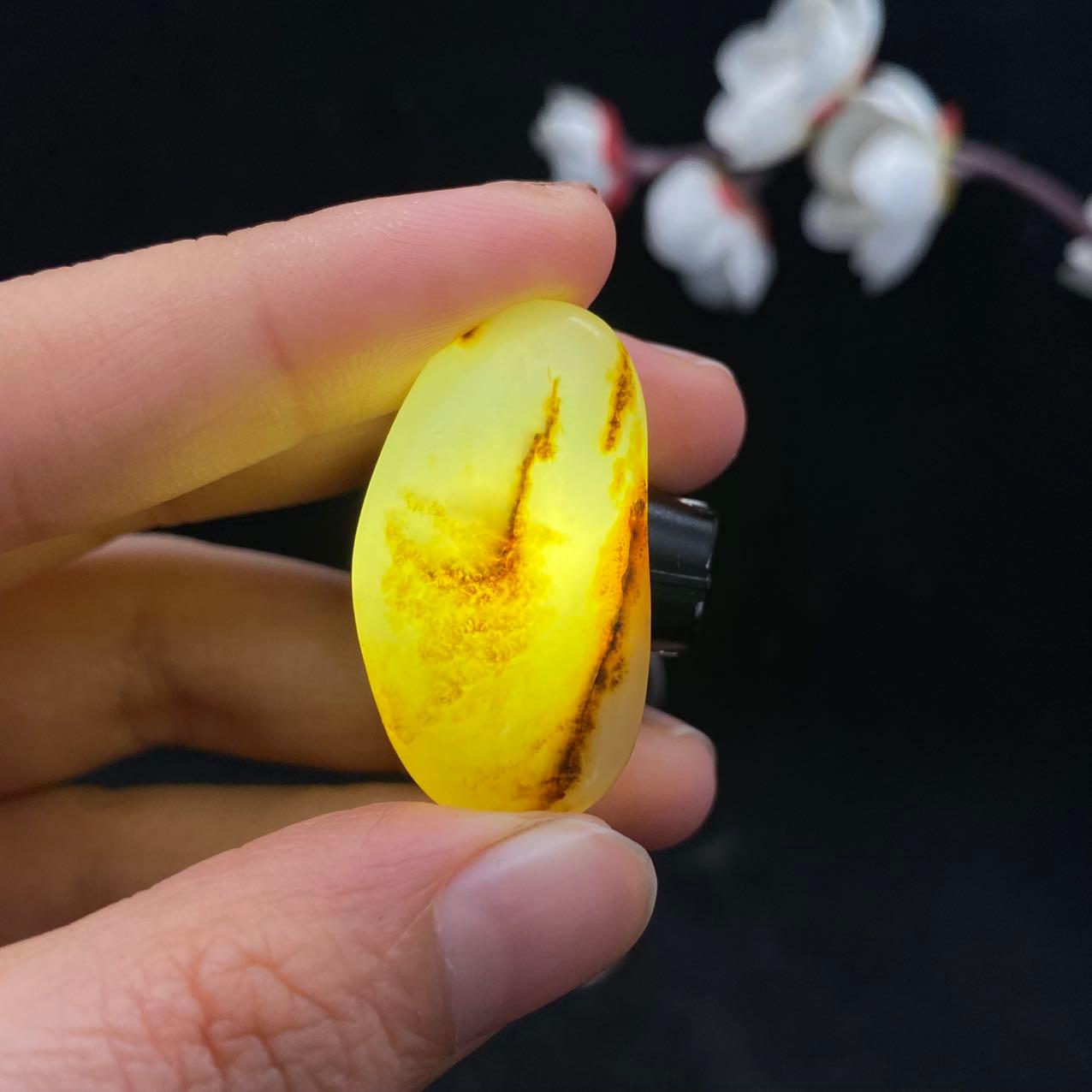 和田玉黄皮籽料（8.2g）