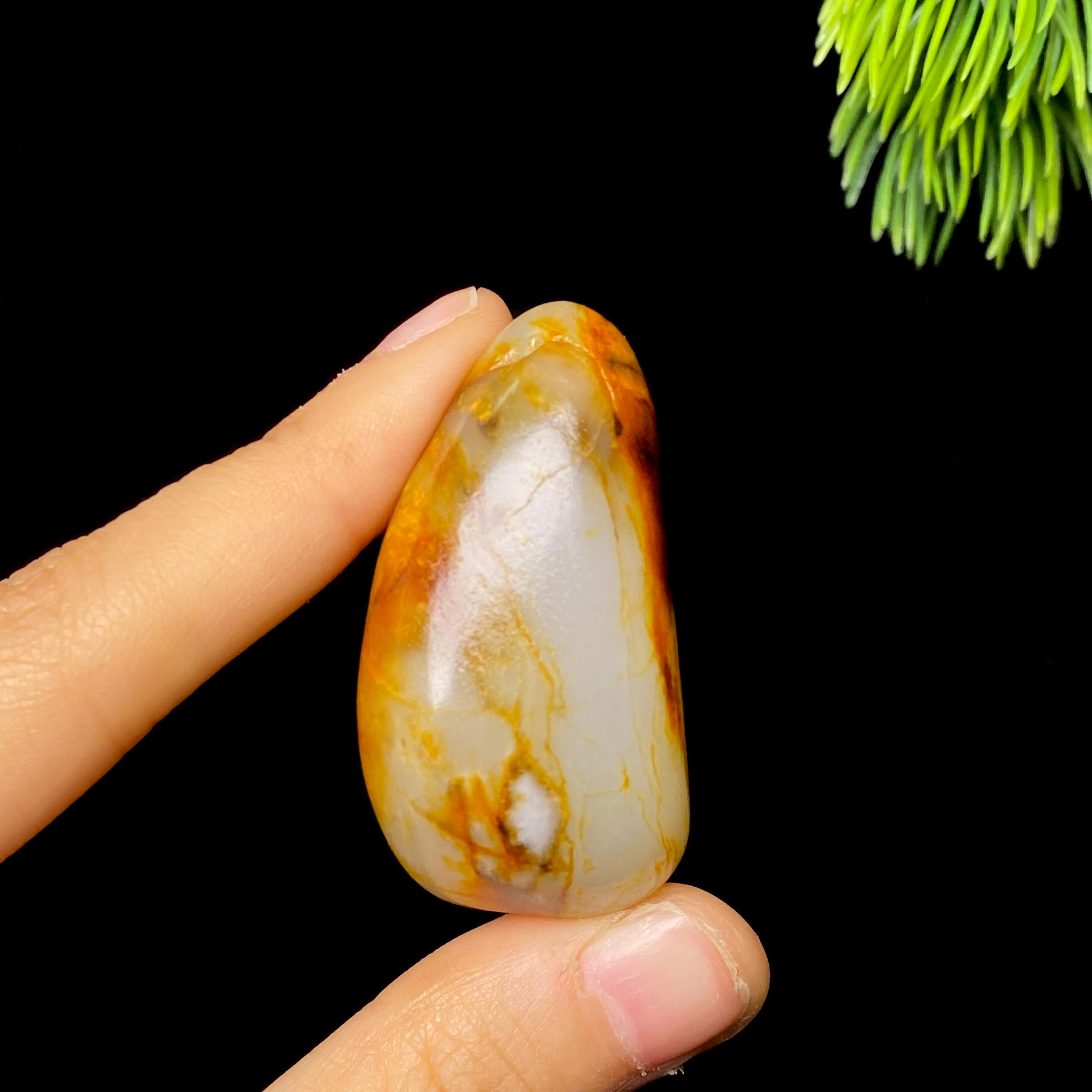 和田玉红皮籽料（32.4g）