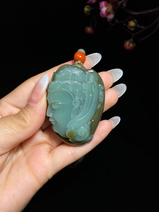 和田玉籽料沙枣青一念之间（111.6g）