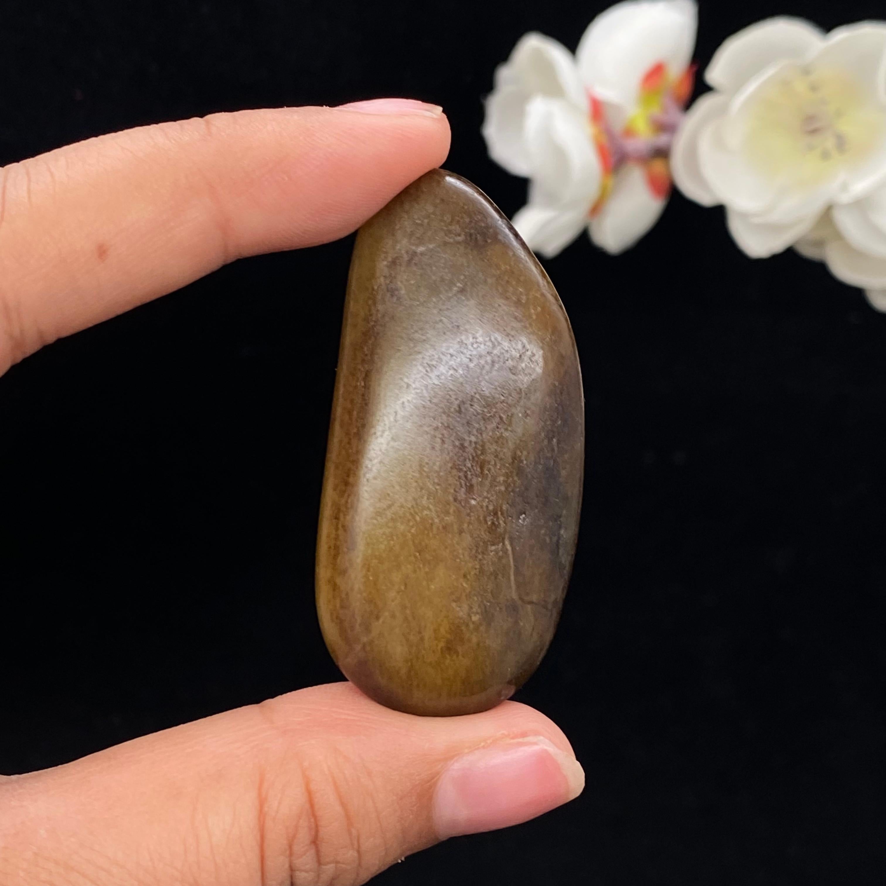 和田玉秋梨黄皮籽料挂件（34.9g）